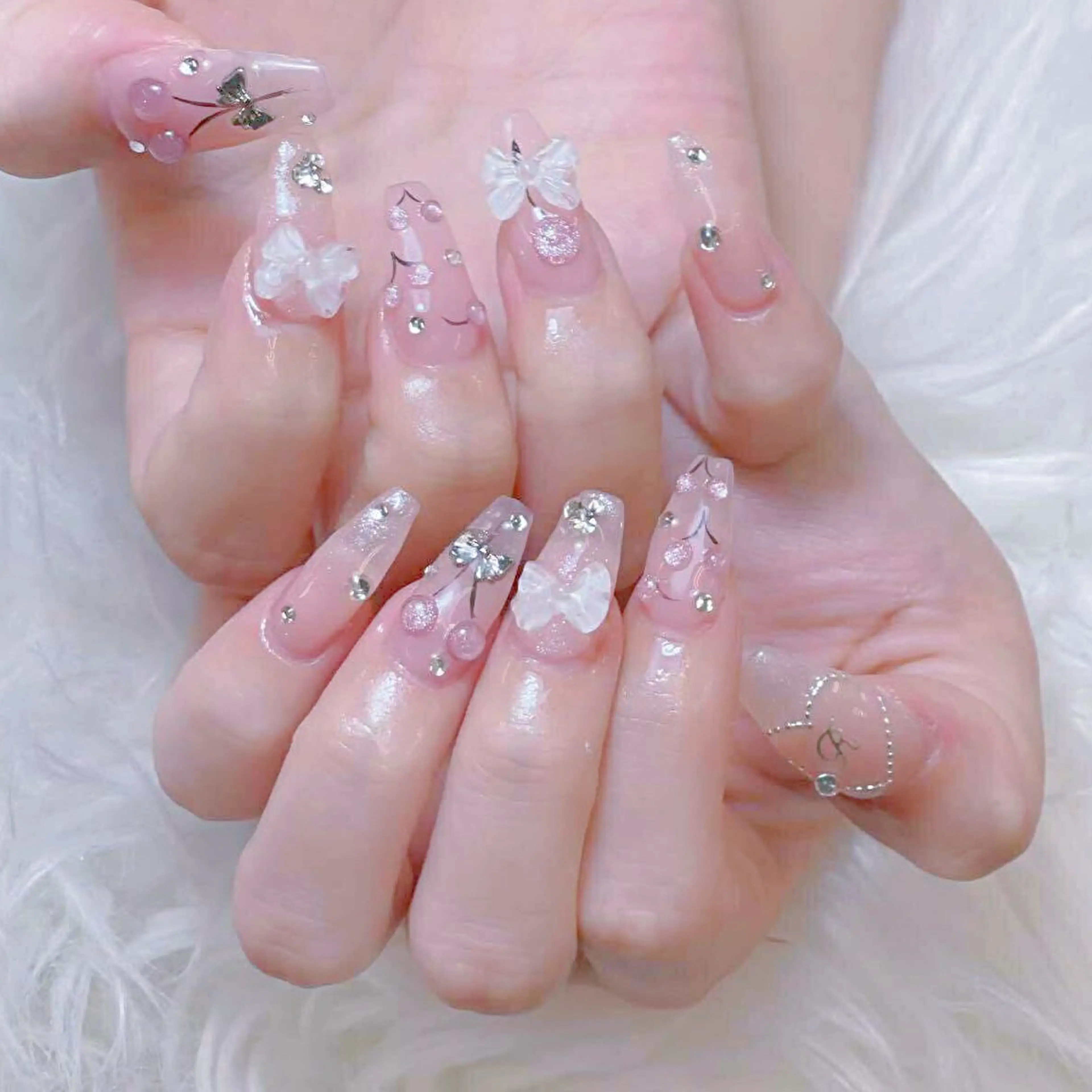 ネイル チークネイル 長さ出し フレンチネイル ジェルネイル ガラスフレンチ ハンドネイル anh nail anne🤍のネイルデザイン