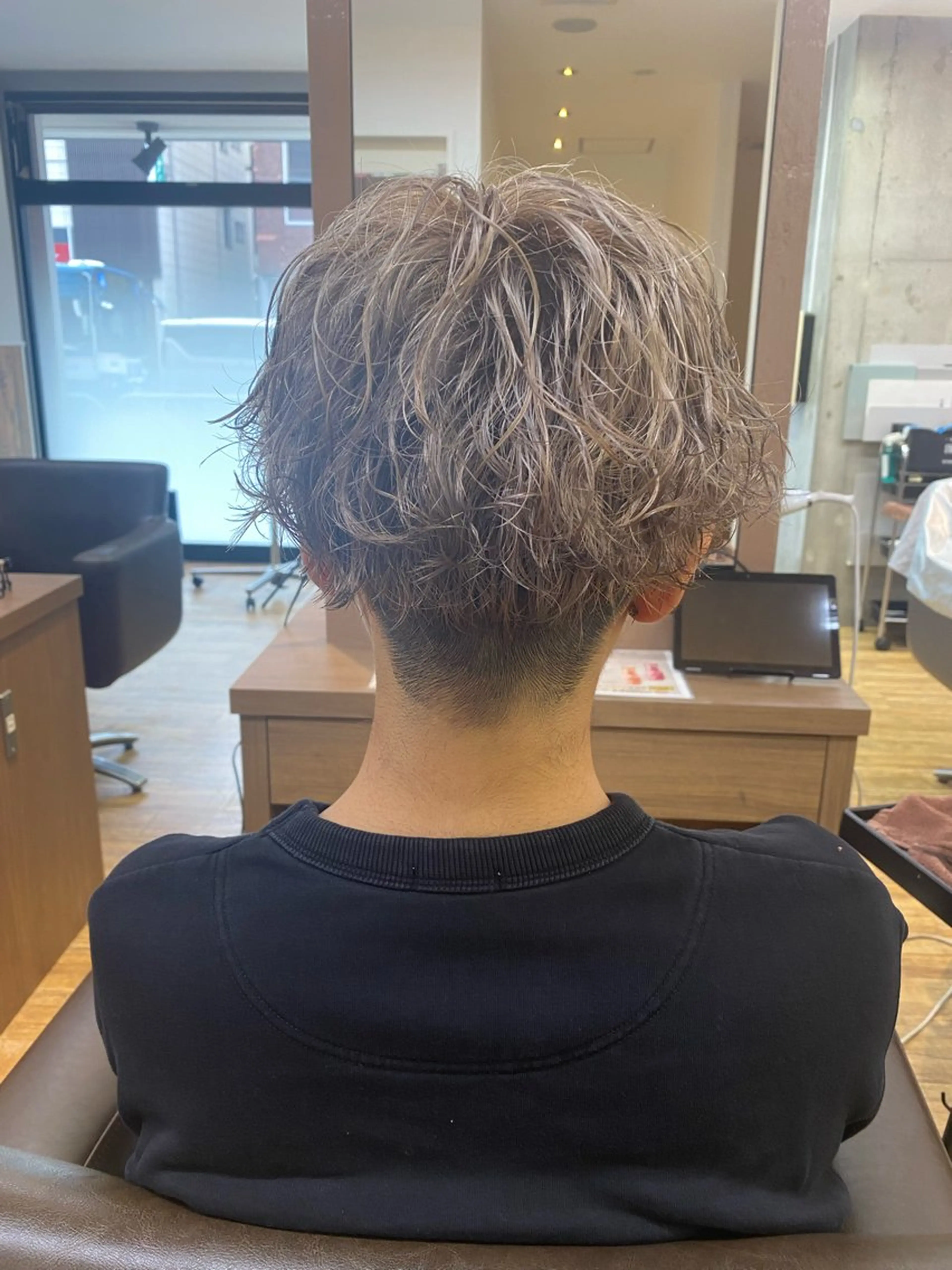 ショート カラー パーマ メンズ カット ヘアカラー パーマ メンズパーマの巨匠 鈴木純のヘアスタイル