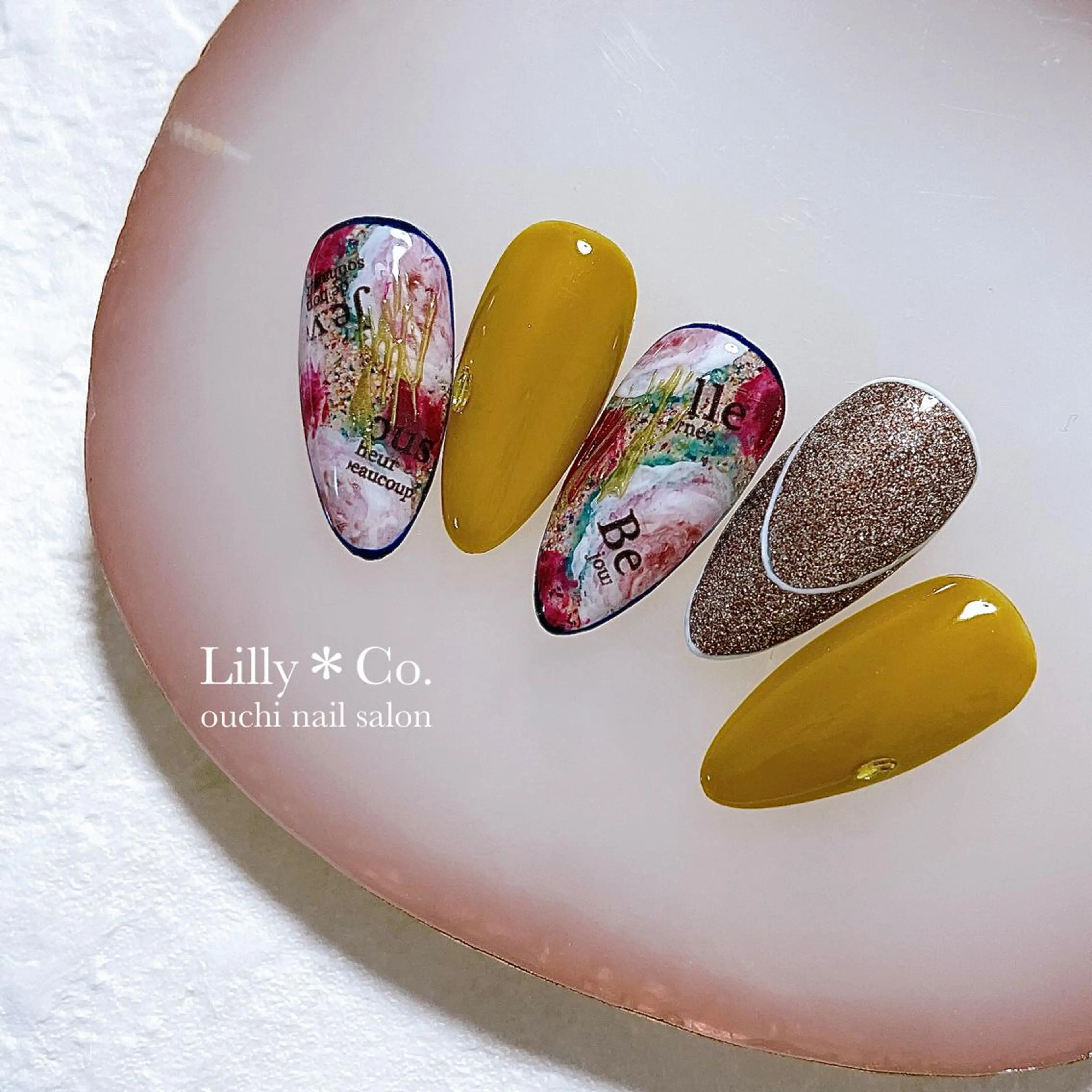 ネイル アートネイル フラワーネイル ハンドネイル ハンドケア Lilly Co.のネイルデザイン