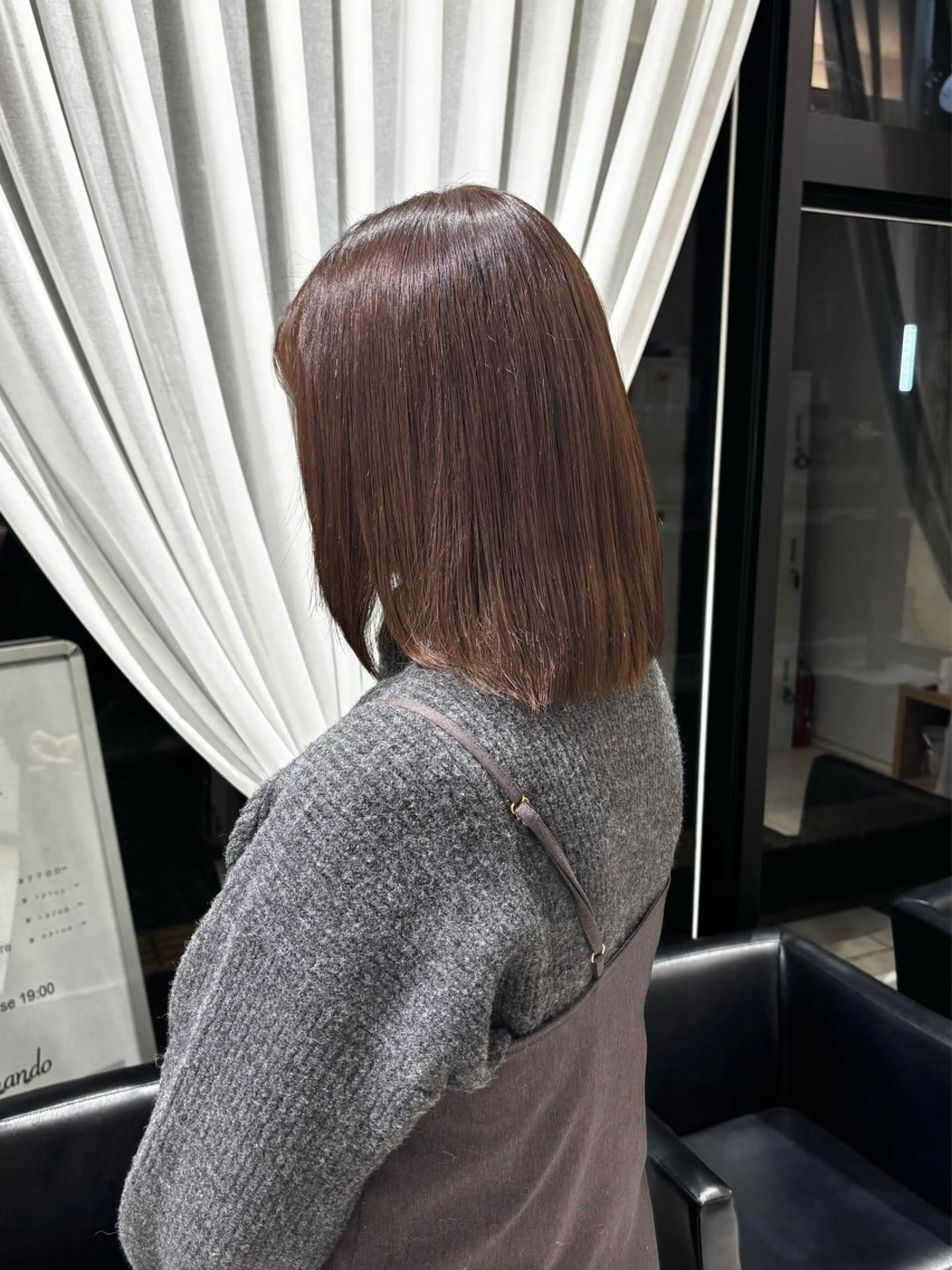 カラー ブラウンカラー くすみブラウン SLASHスラッシュ 辻村  彩華のヘアスタイル