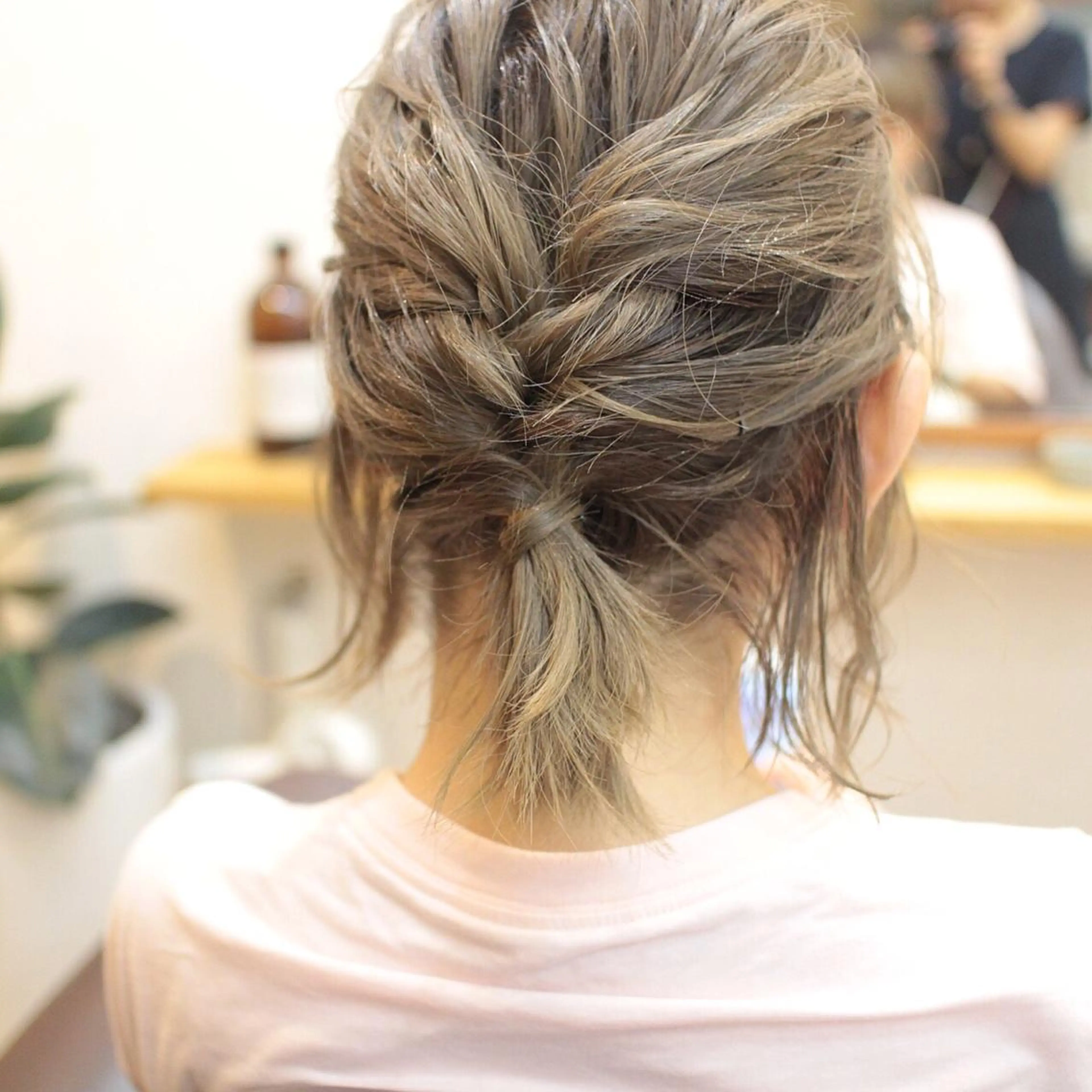 ショート ヘアアレンジ クニモトハルナ ボブ/柔らかカラーのヘアスタイル