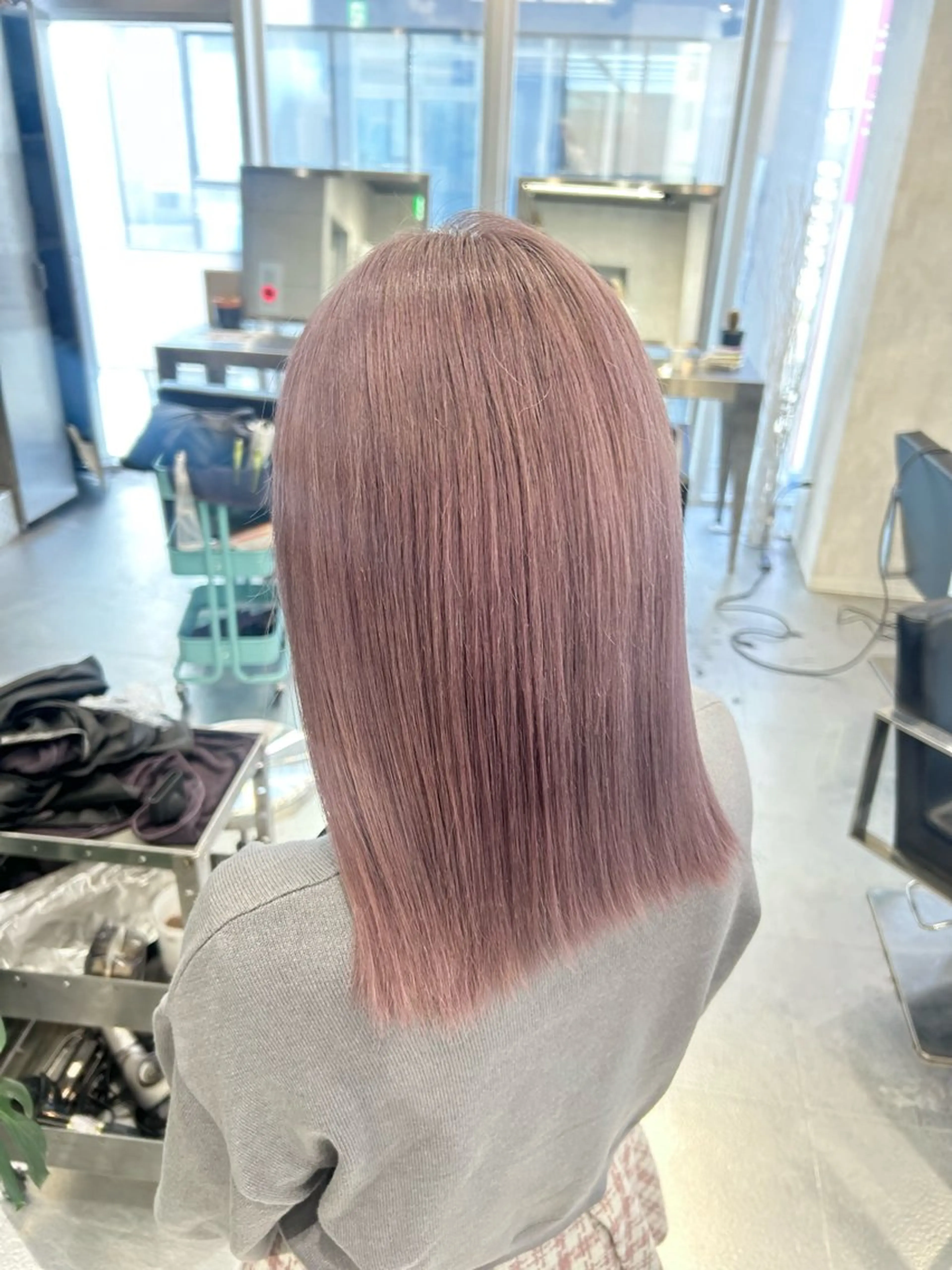 ミディアム ヘアカラー あやめ🪽 オリーブ/ハイトーンのヘアスタイル