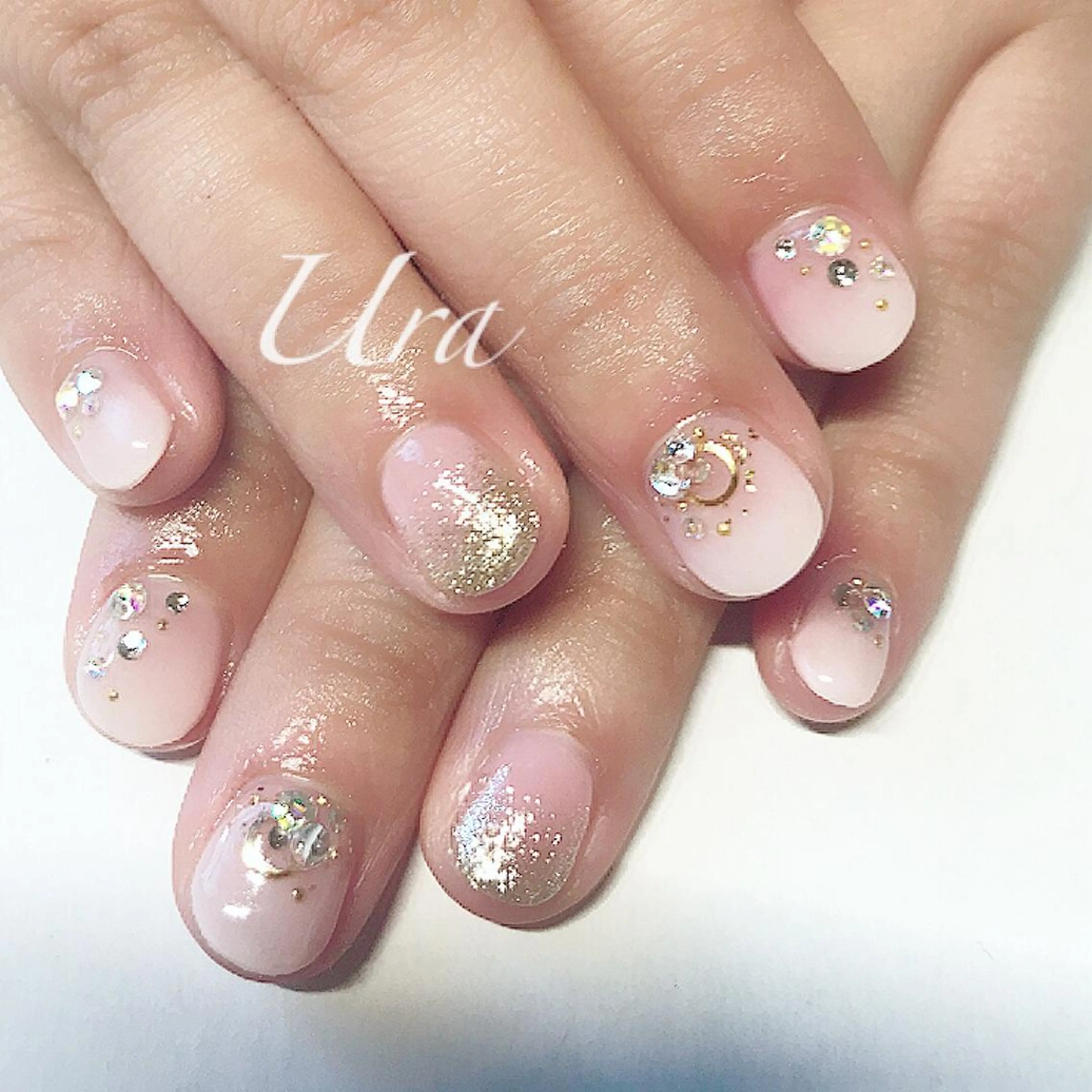 ネイル ホワイト UrakoNail 《nail》のネイルデザイン