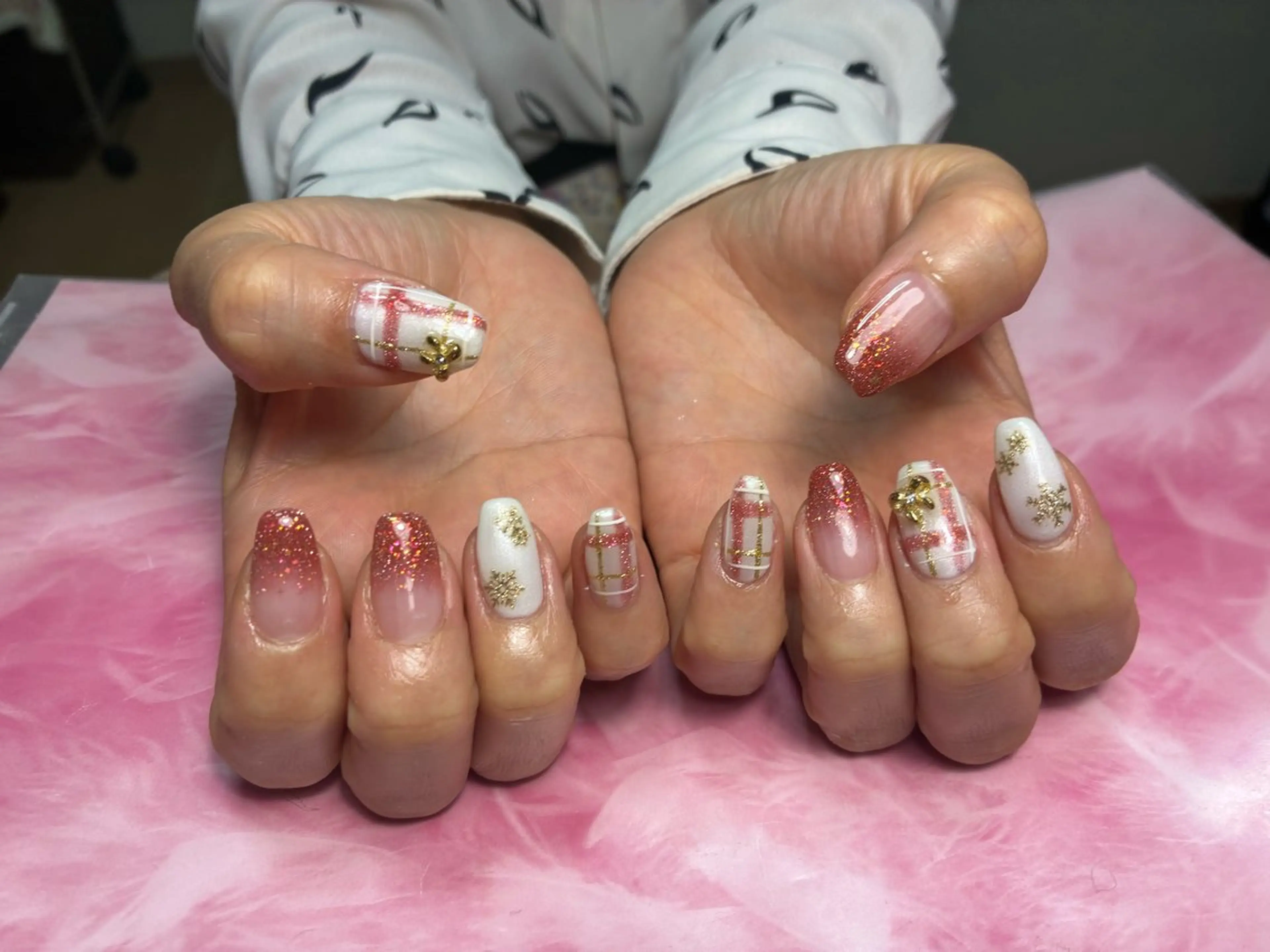 ミディアム hs nail salonのネイルデザイン