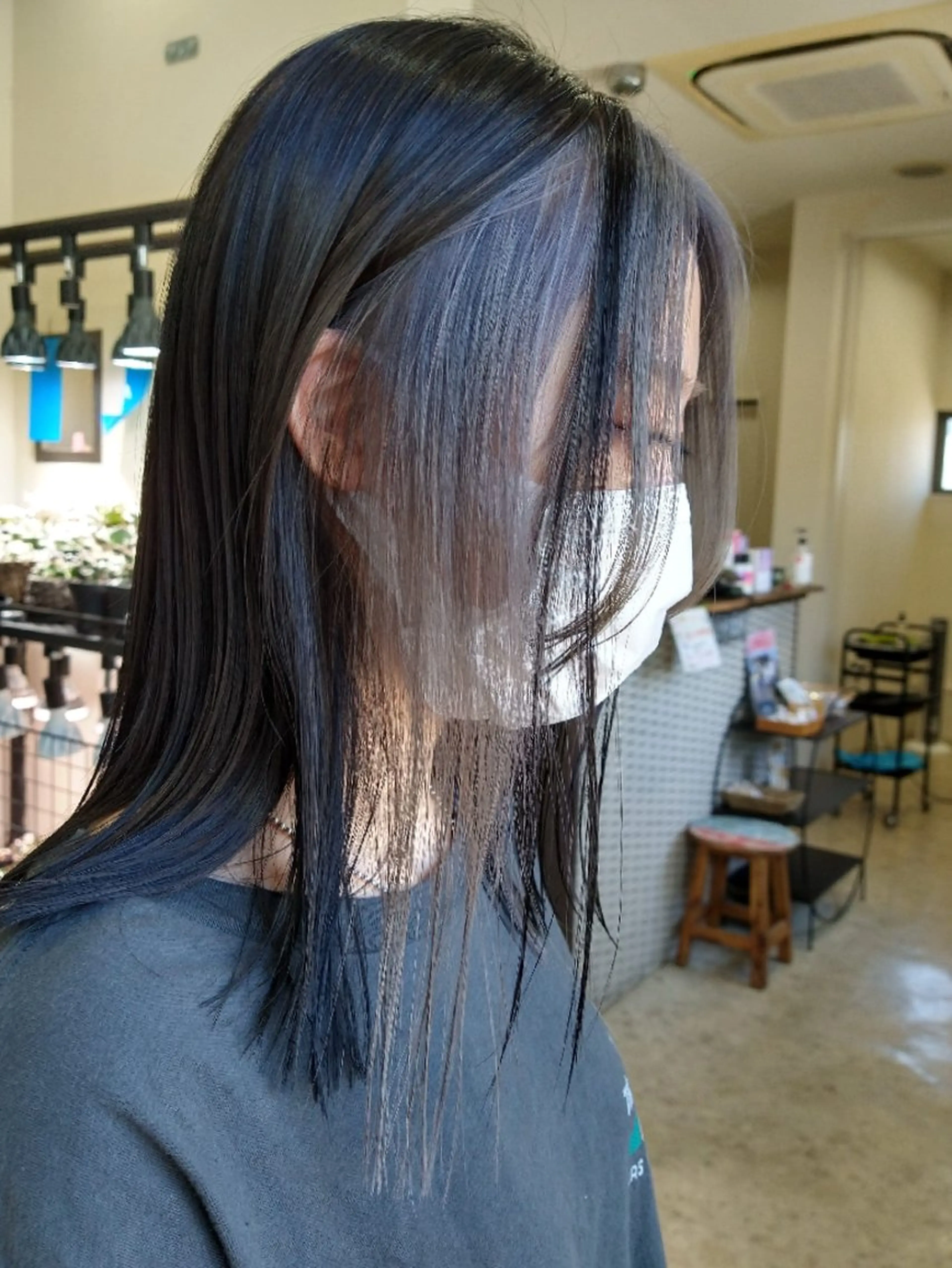 セミロング カラー 藤本 咲紀のヘアスタイル