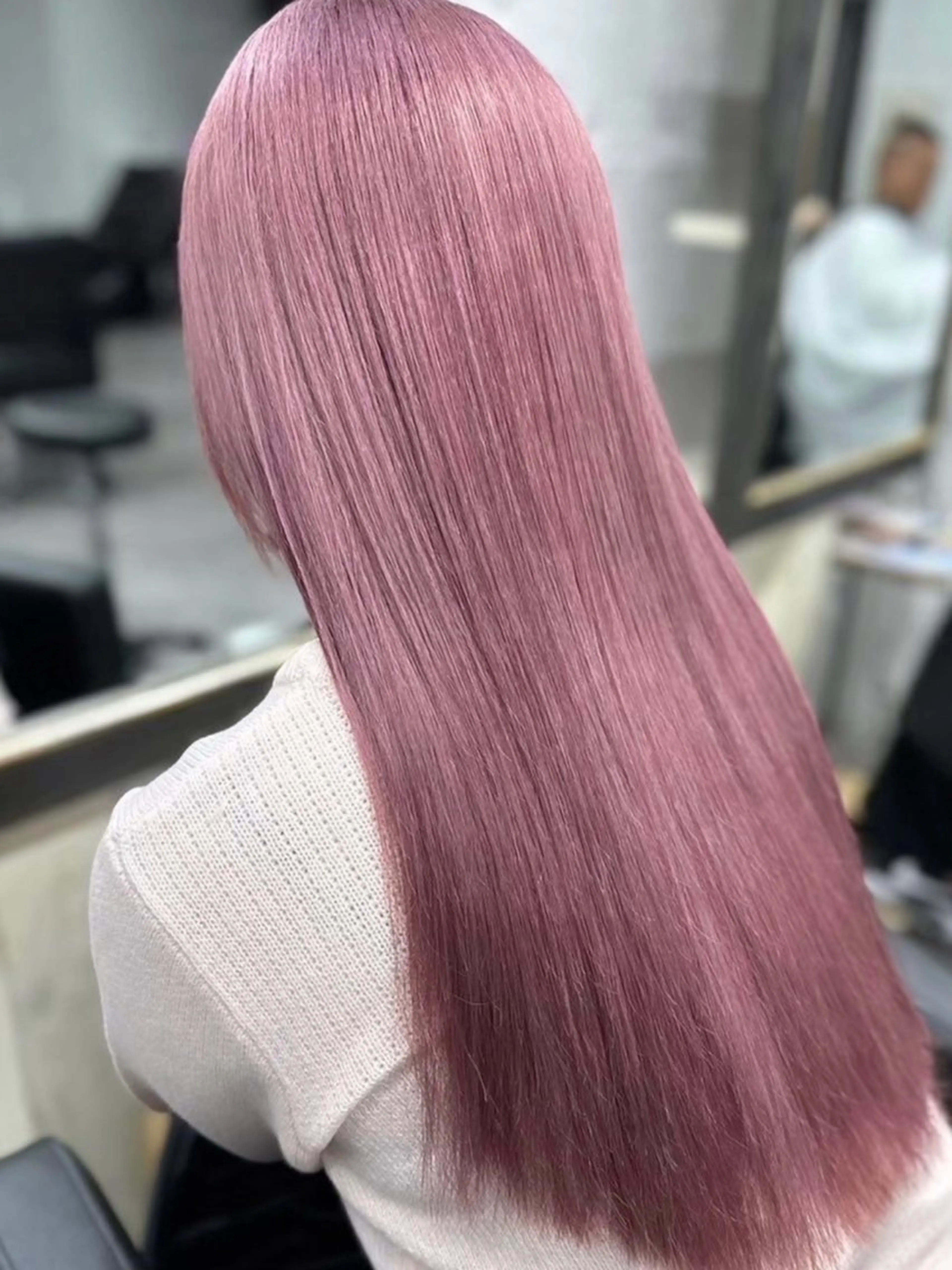 カラー 長谷川 愛花のヘアスタイル