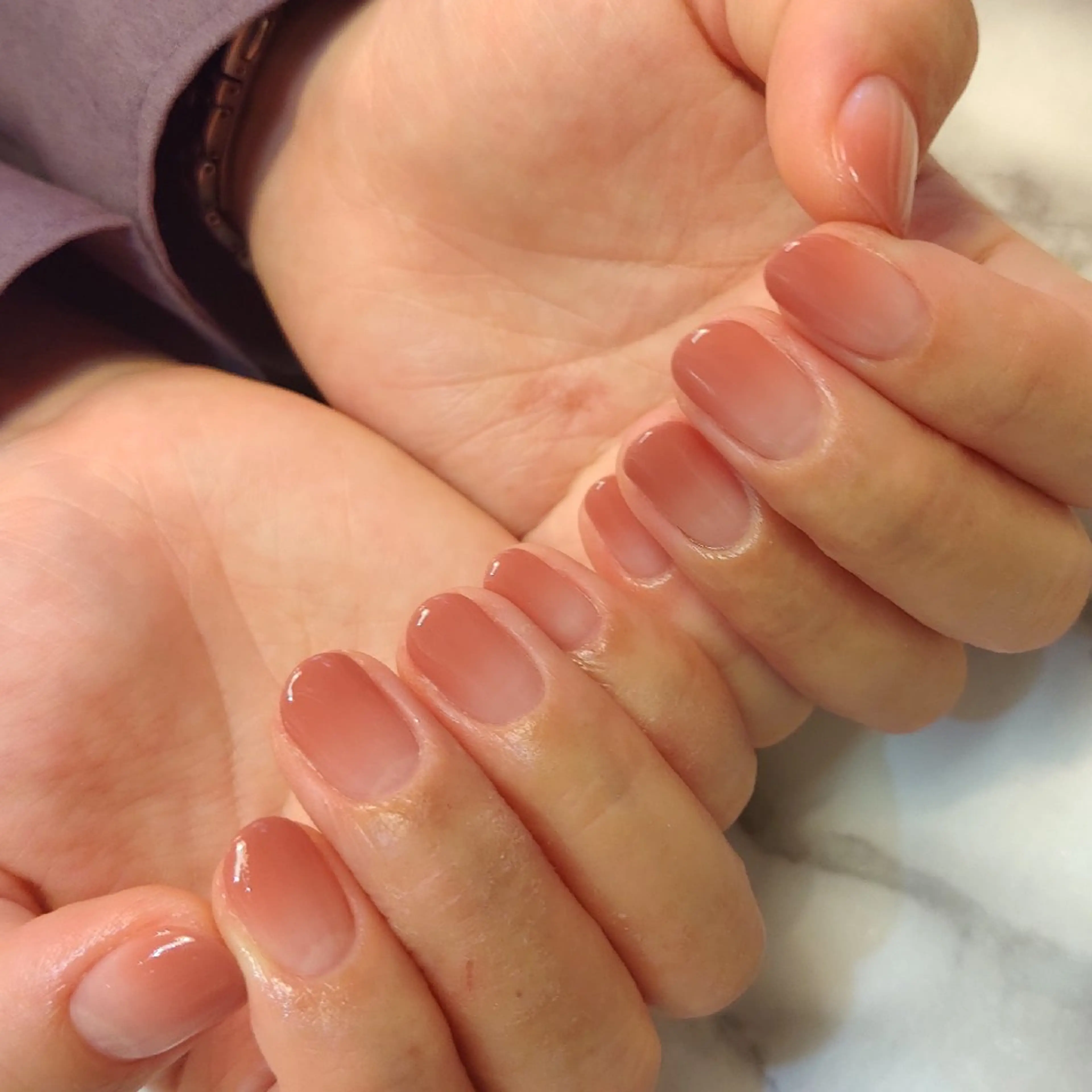 ネイル グラデーション ジェヌインネイル 河内のネイルデザイン