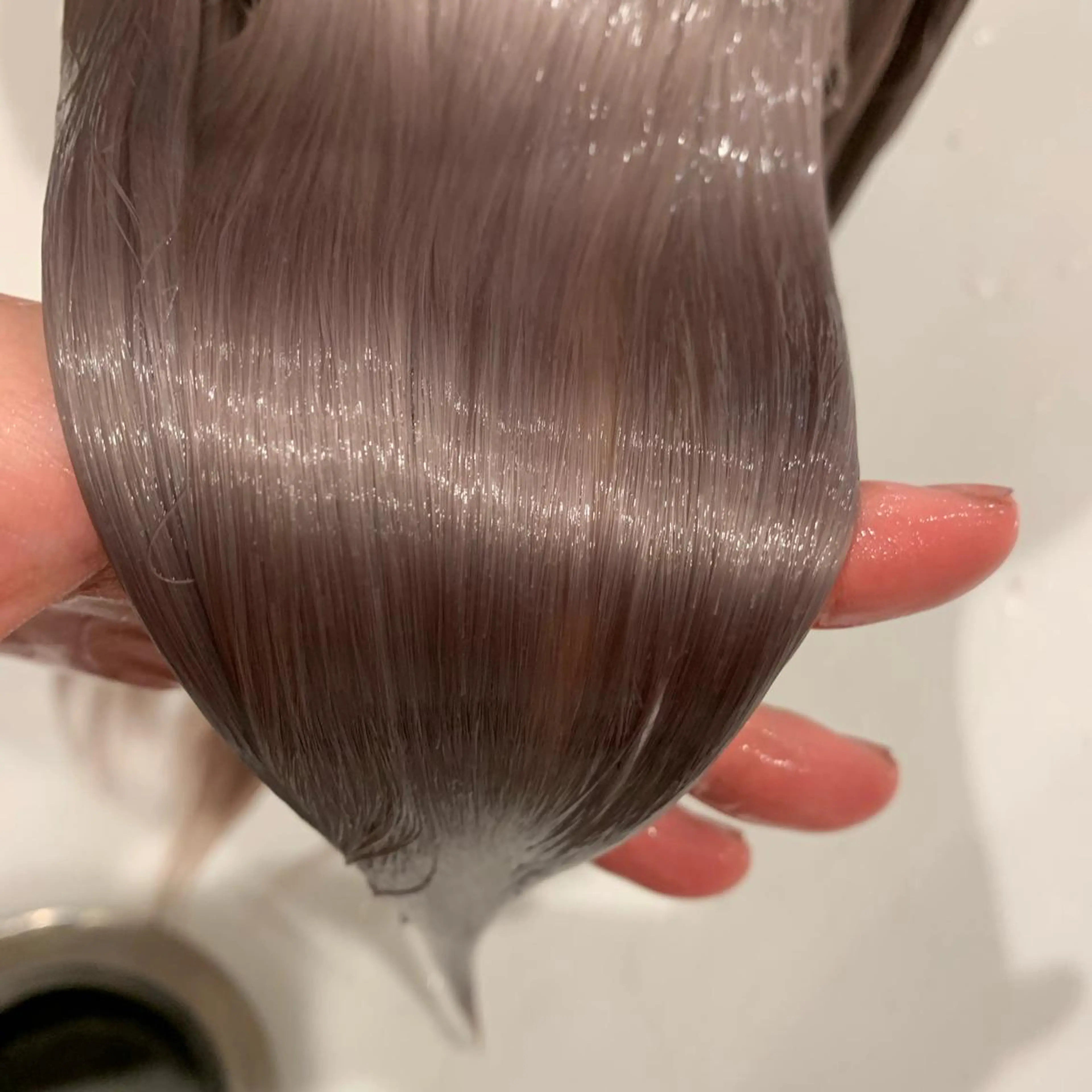 カラー 天野 利咲のヘアスタイル