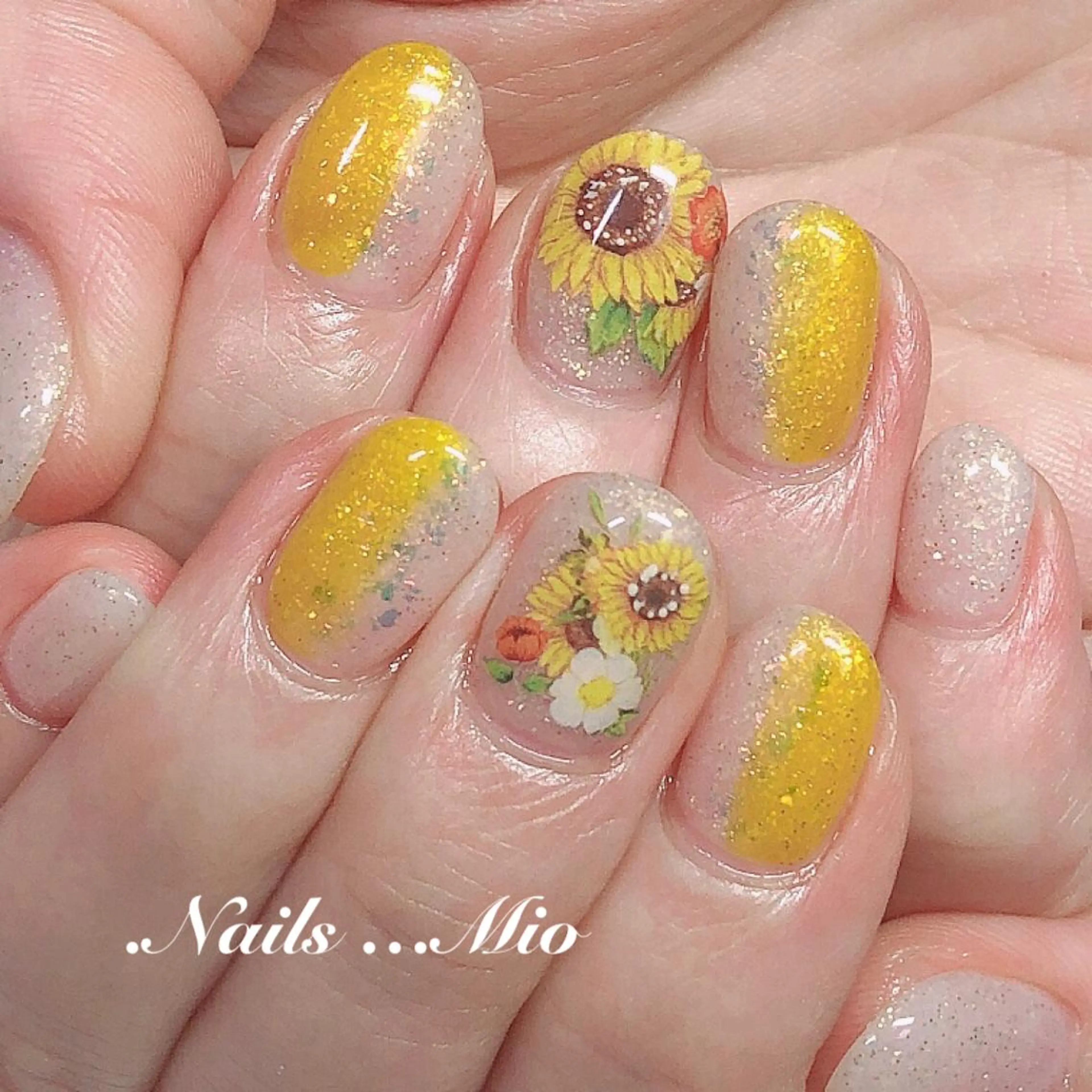 ネイル 赤色 夏ネイル .Nails Mio 赤羽西ネイルサロンのネイルデザイン
