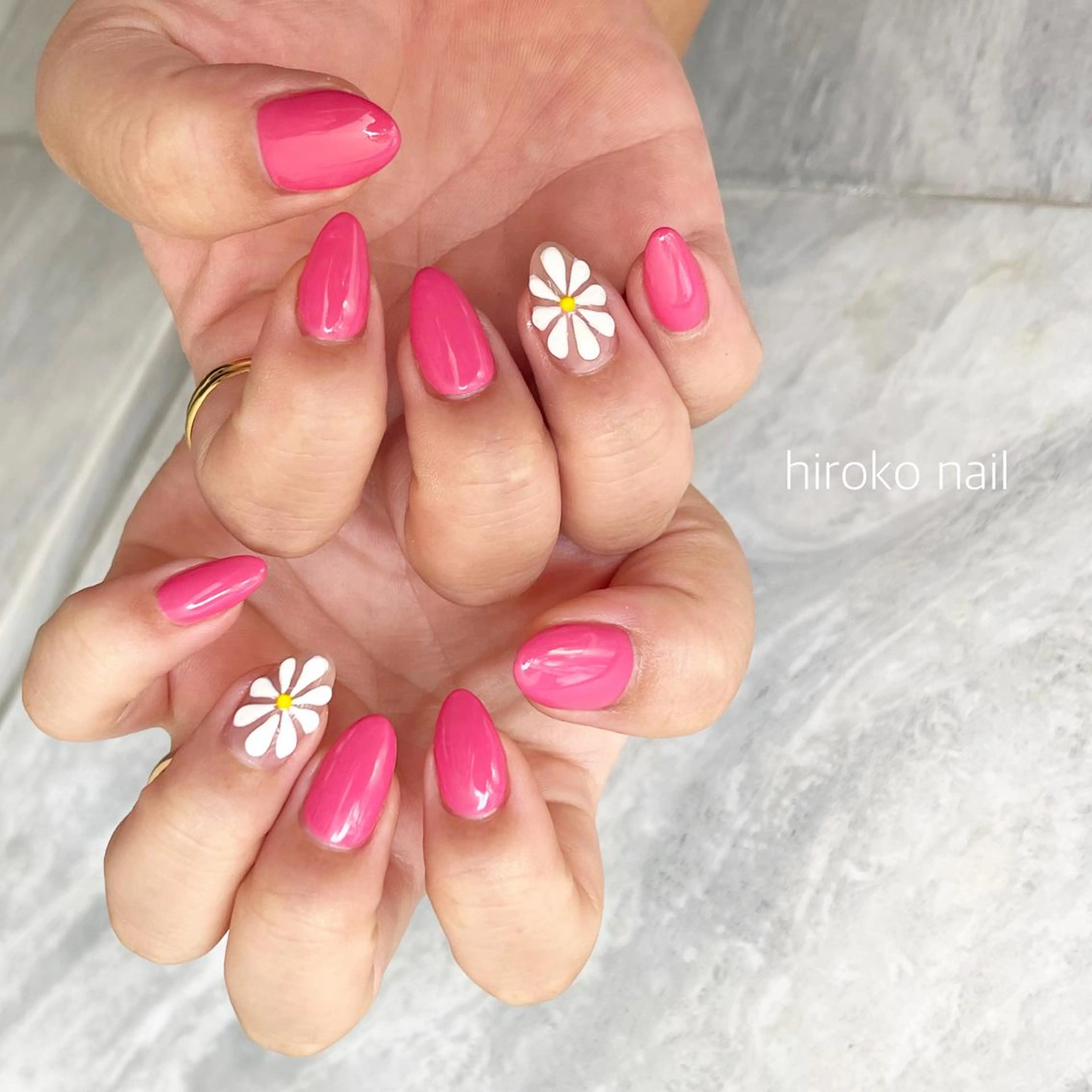 ミディアム ネイル フラワーネイル ぷっくりネイル hiroko nailのネイルデザイン