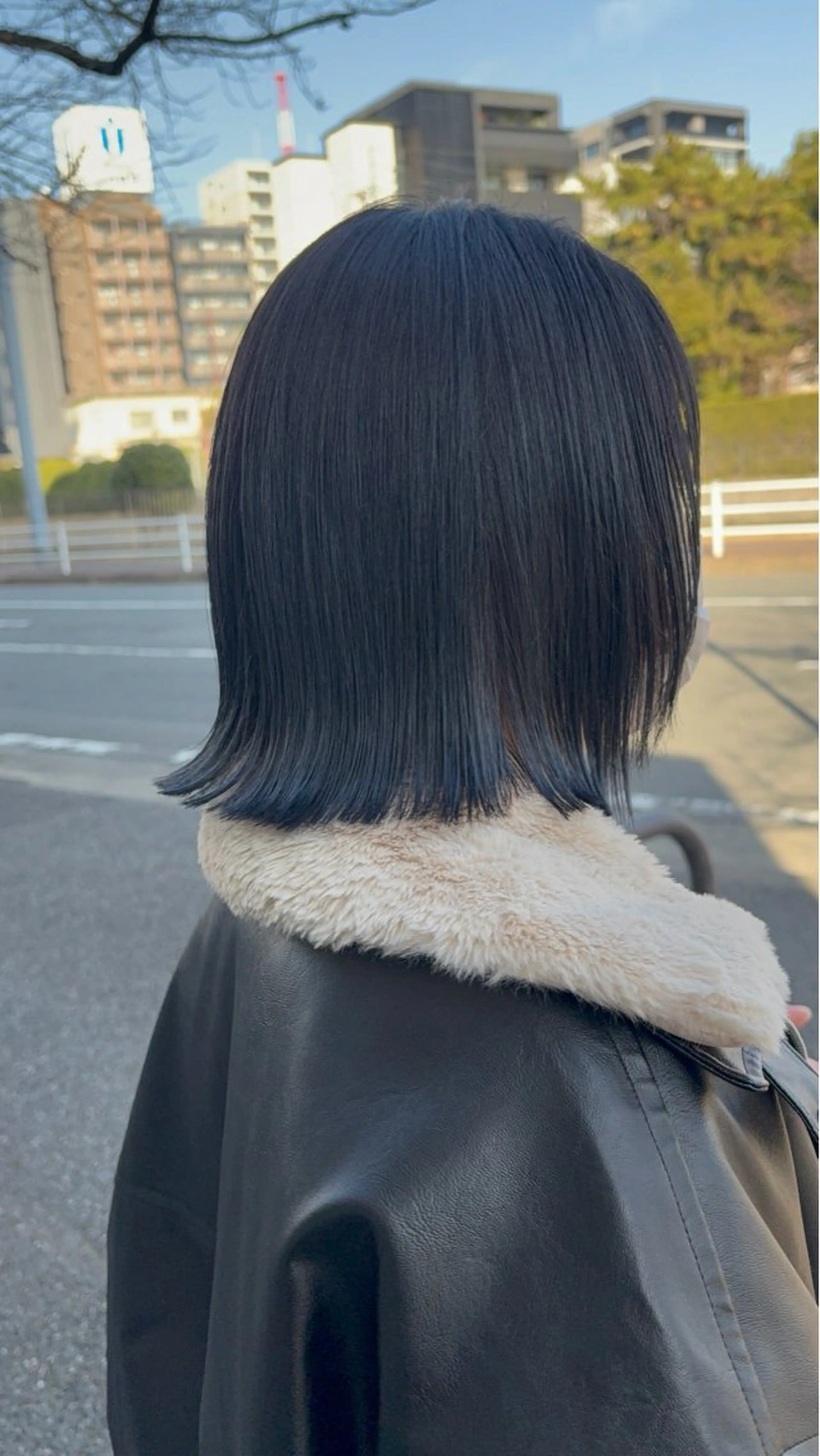 ショート カラー 黒髪 ブルーカラー ブルーブラック 透明感カラー ボブ カット ヘアカラー トリートメント 井手 素子のヘアスタイル