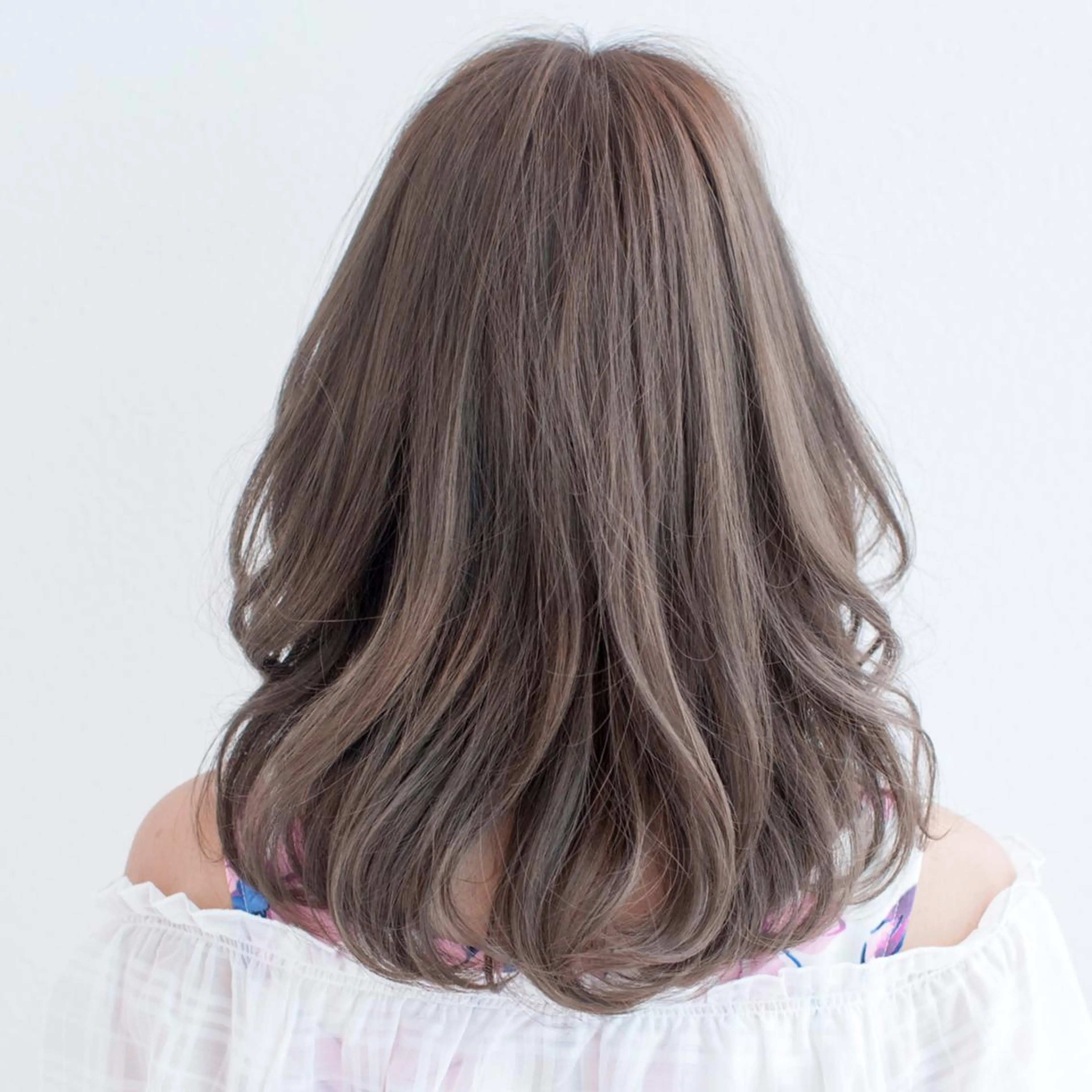 ミディアム カラー パーマ アッシュ カット ヘアカラー パーマ 山田 周のヘアスタイル