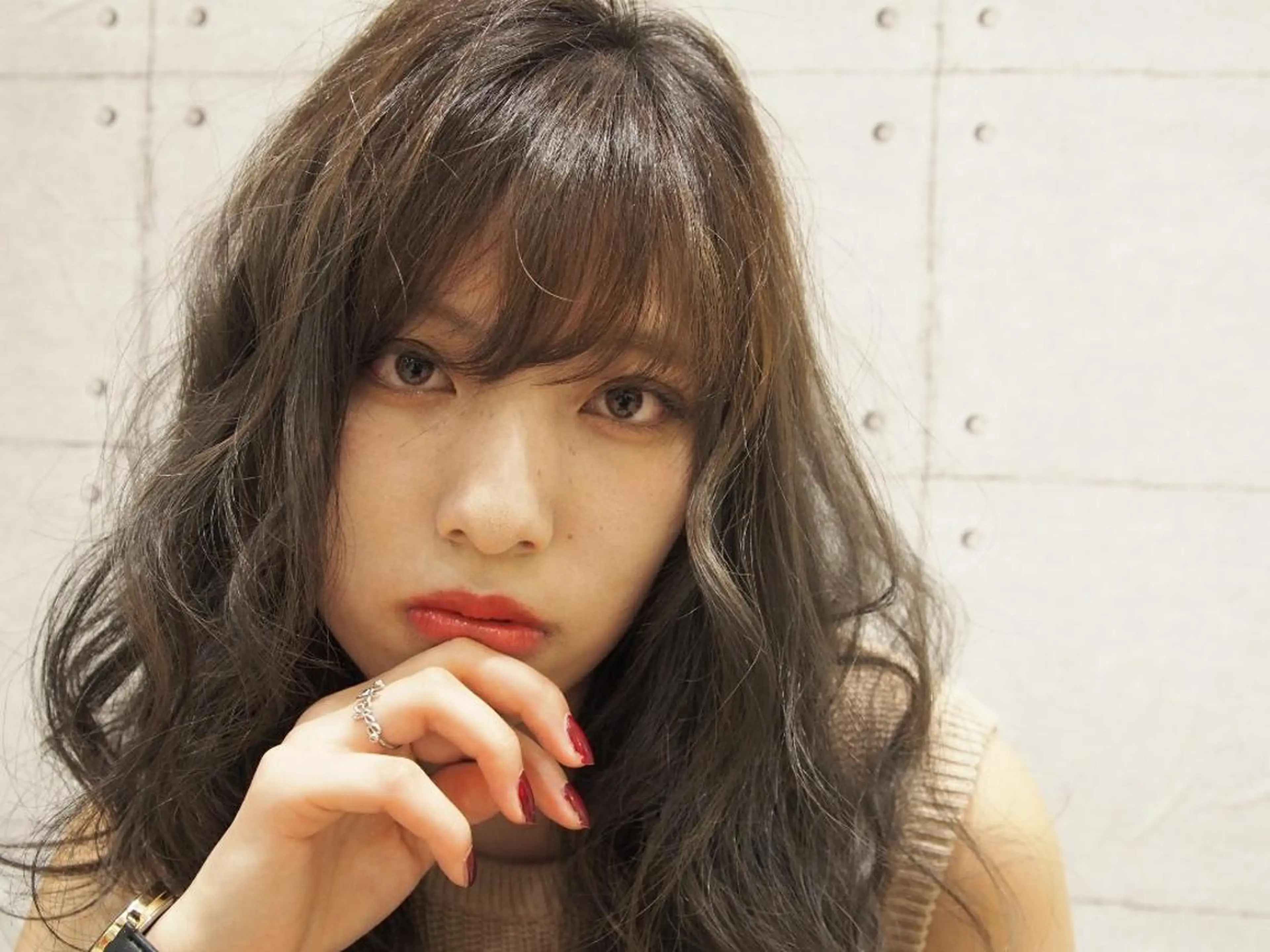 セミロング カラー ヘアアレンジ アッシュ ハイライトカラー ハイライト カット ヘアカラー トリートメント 秋山 幸太のヘアスタイル