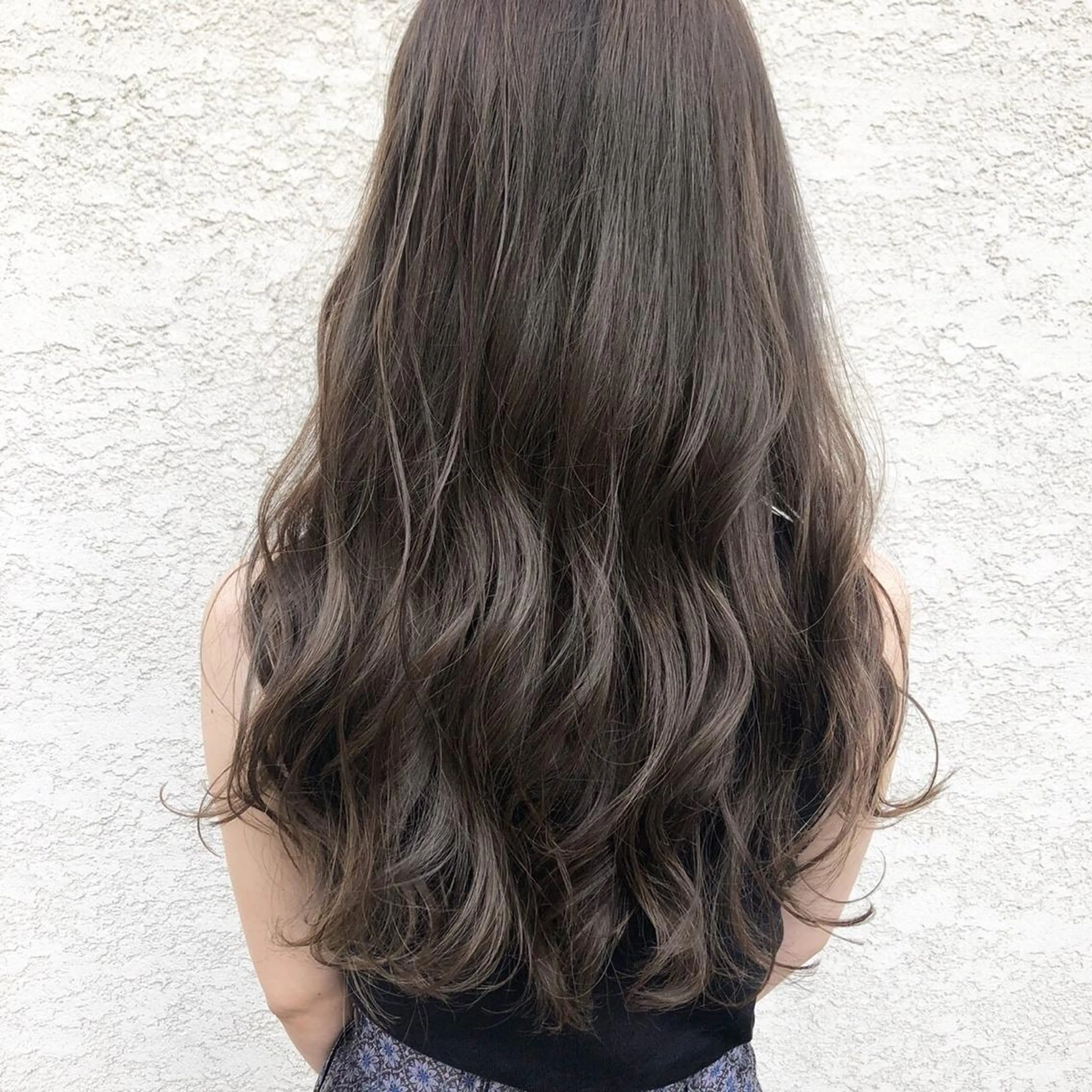 セミロング カラー ニュアンスパーマ／ レイヤー／茶屋町のヘアスタイル