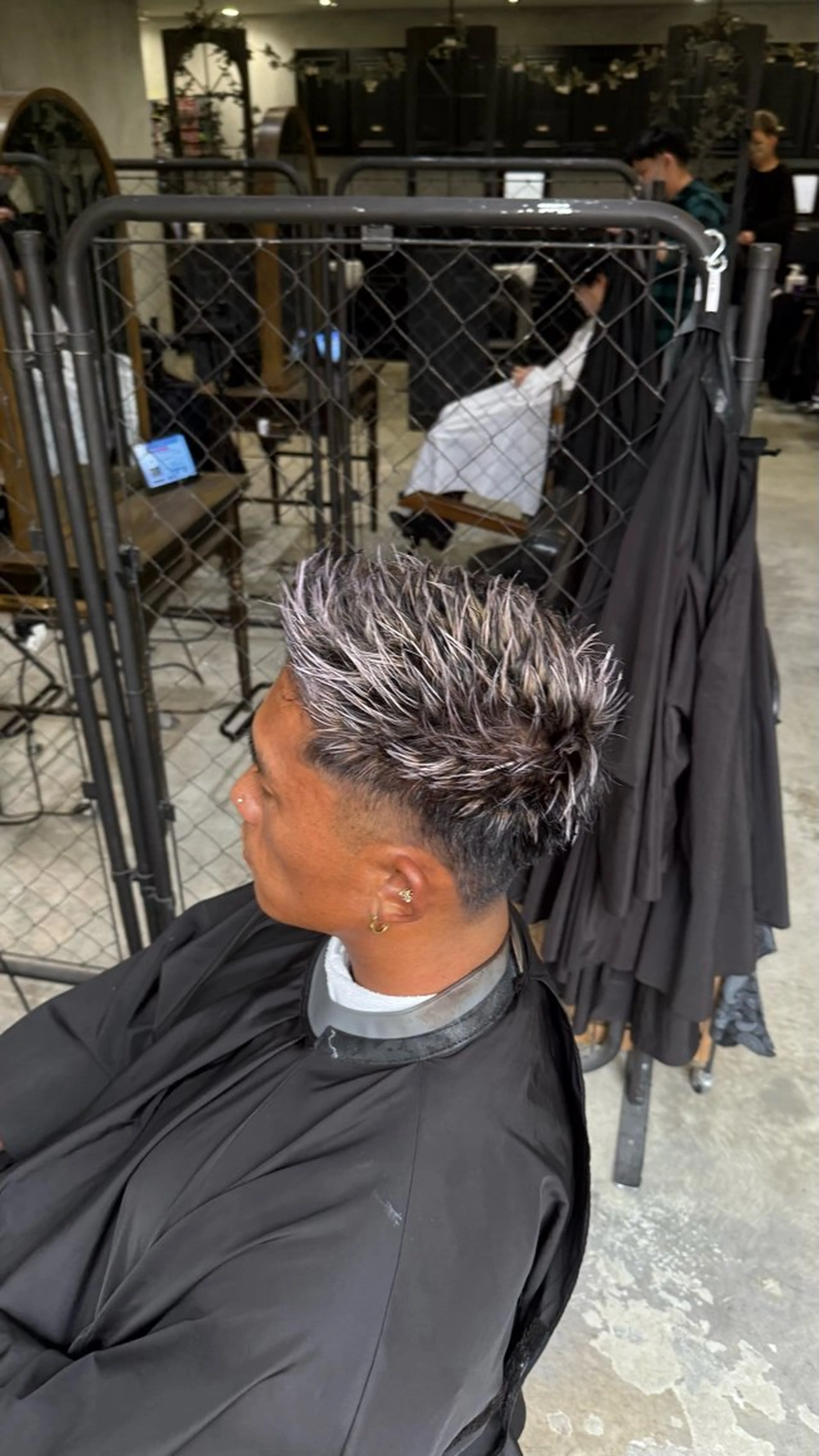 【イメチェンしたいメンズ必見】ダブルカラー(ケアブリーチ)＋似合わせカットの写真