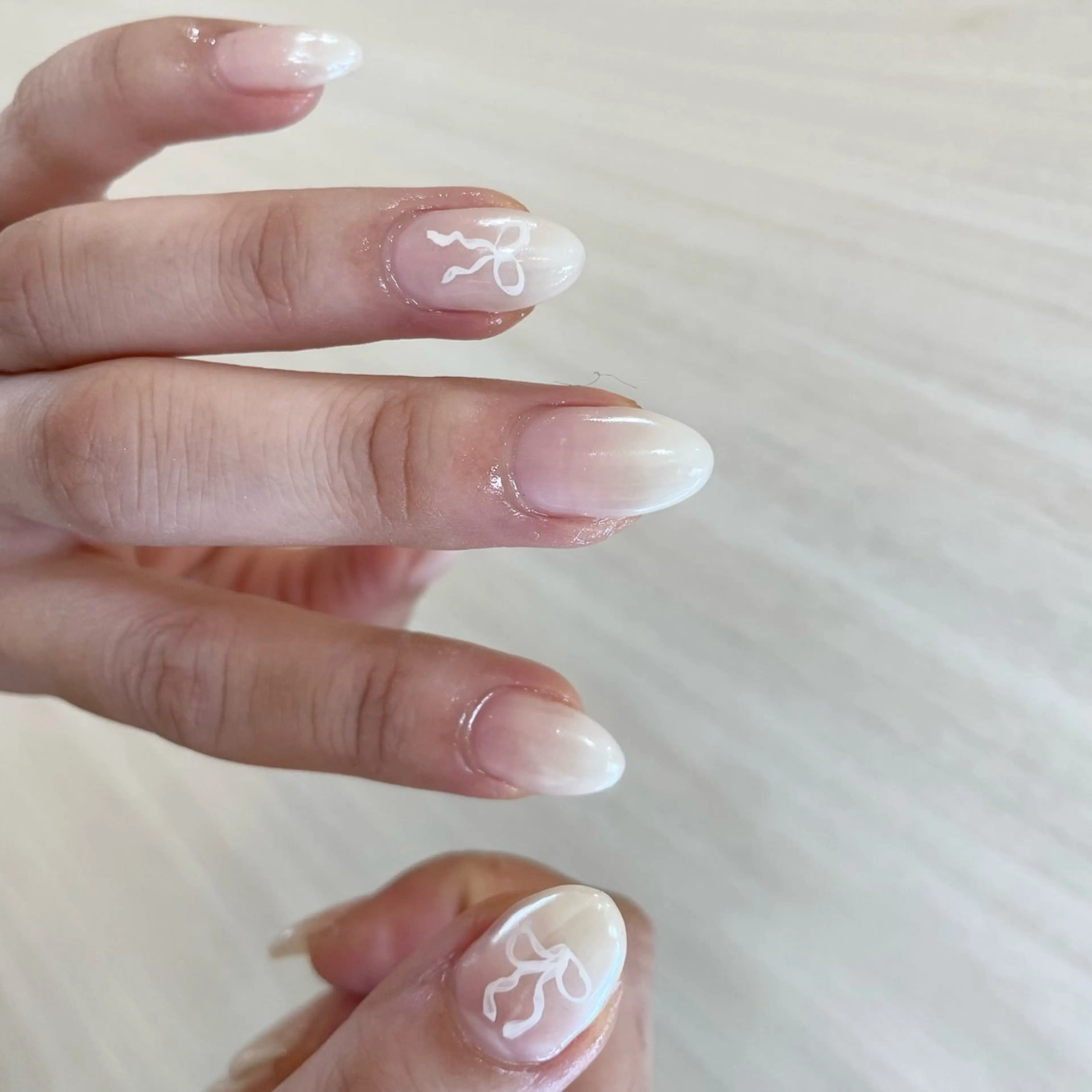ネイル ホワイト Nail Salon Gummi.のネイルデザイン