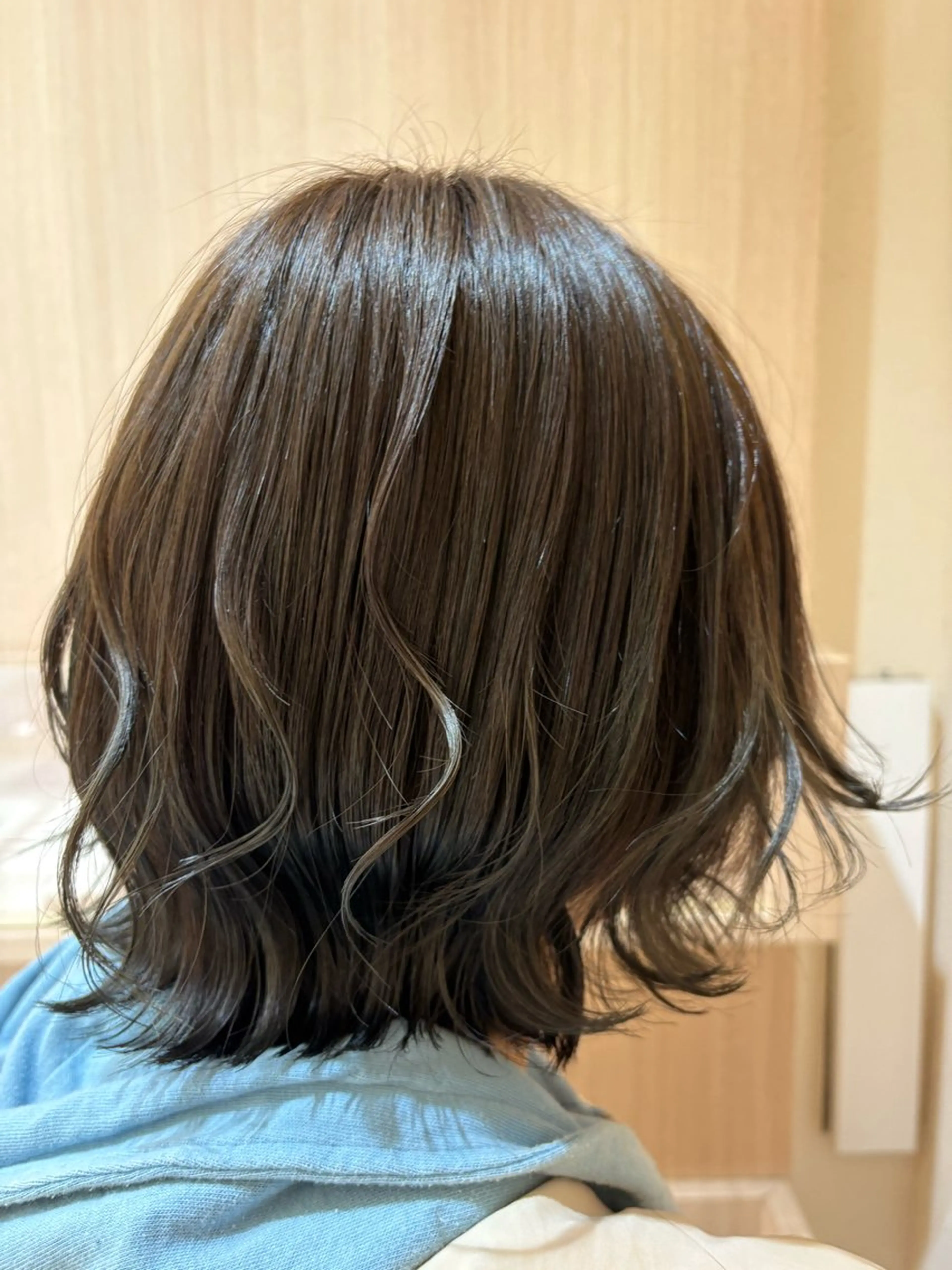 ミディアム カット ヘアカラー 副店長 星野 梨南葉のヘアスタイル