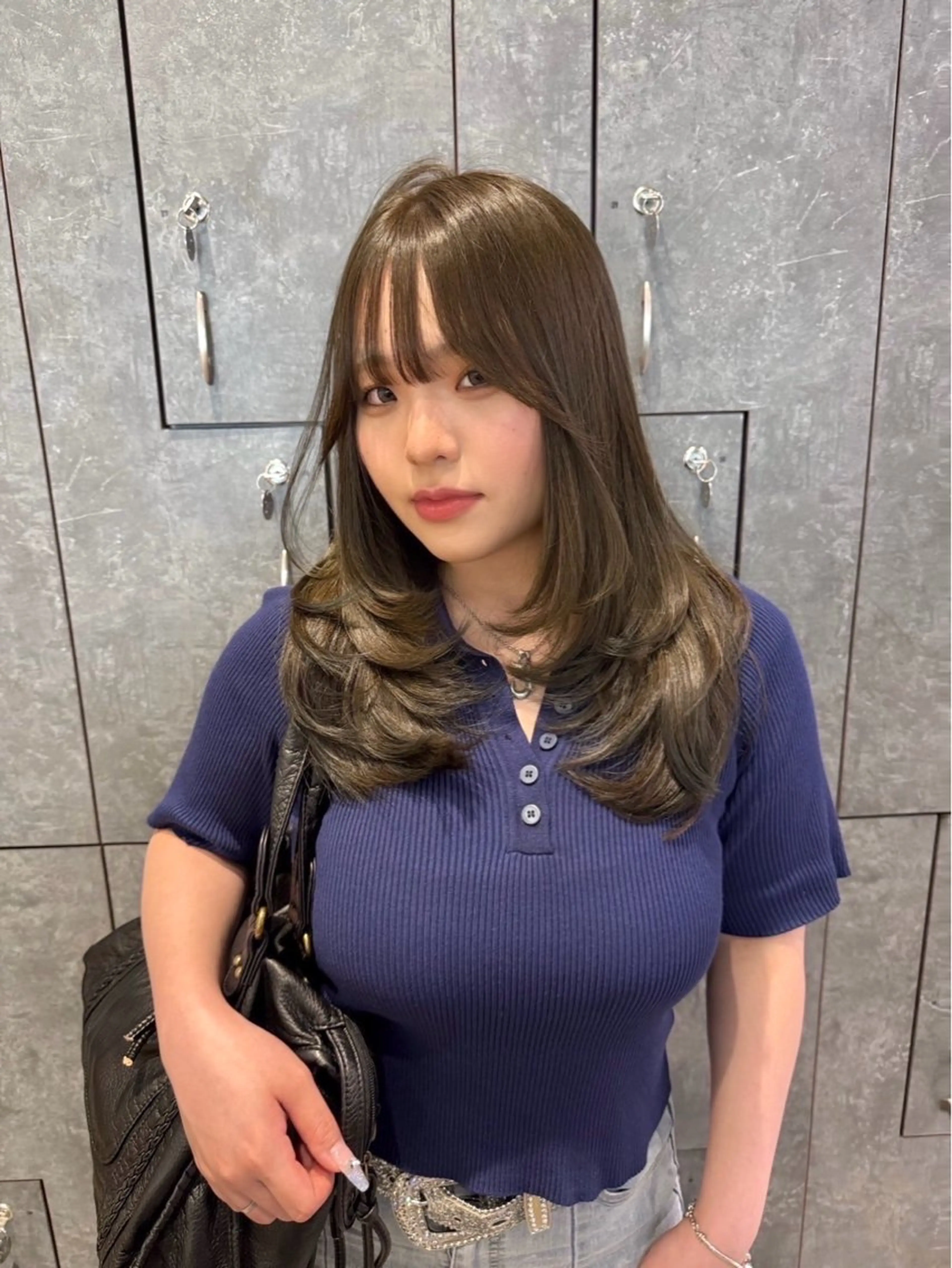 ロング くびれヘア 学生 レイヤーカット 横田 七美のヘアスタイル