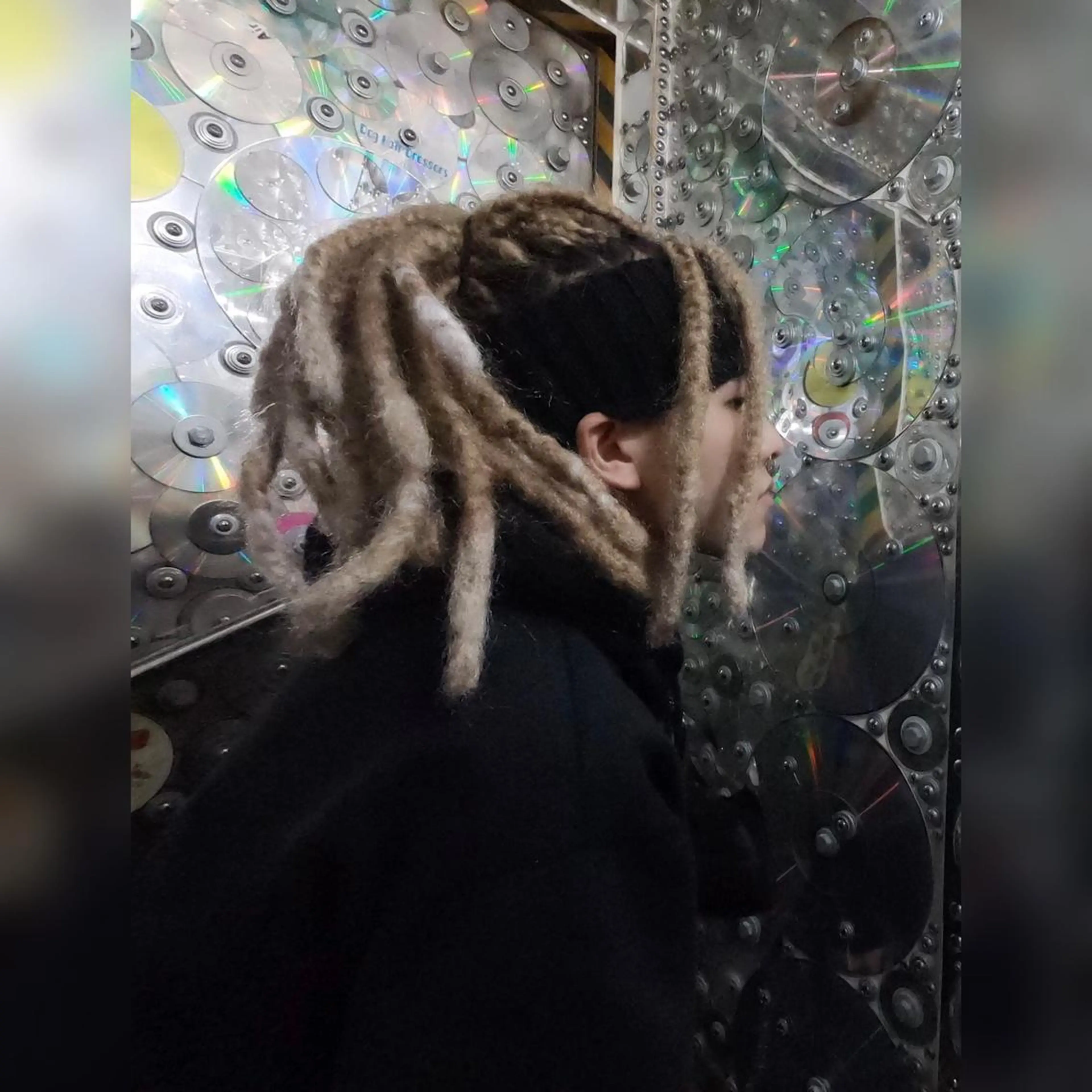 セミロング カラー ヘアアレンジ レッドカラー エクステ 🌈派手髪エクステ ブレイズ🌈ひろとのヘアスタイル