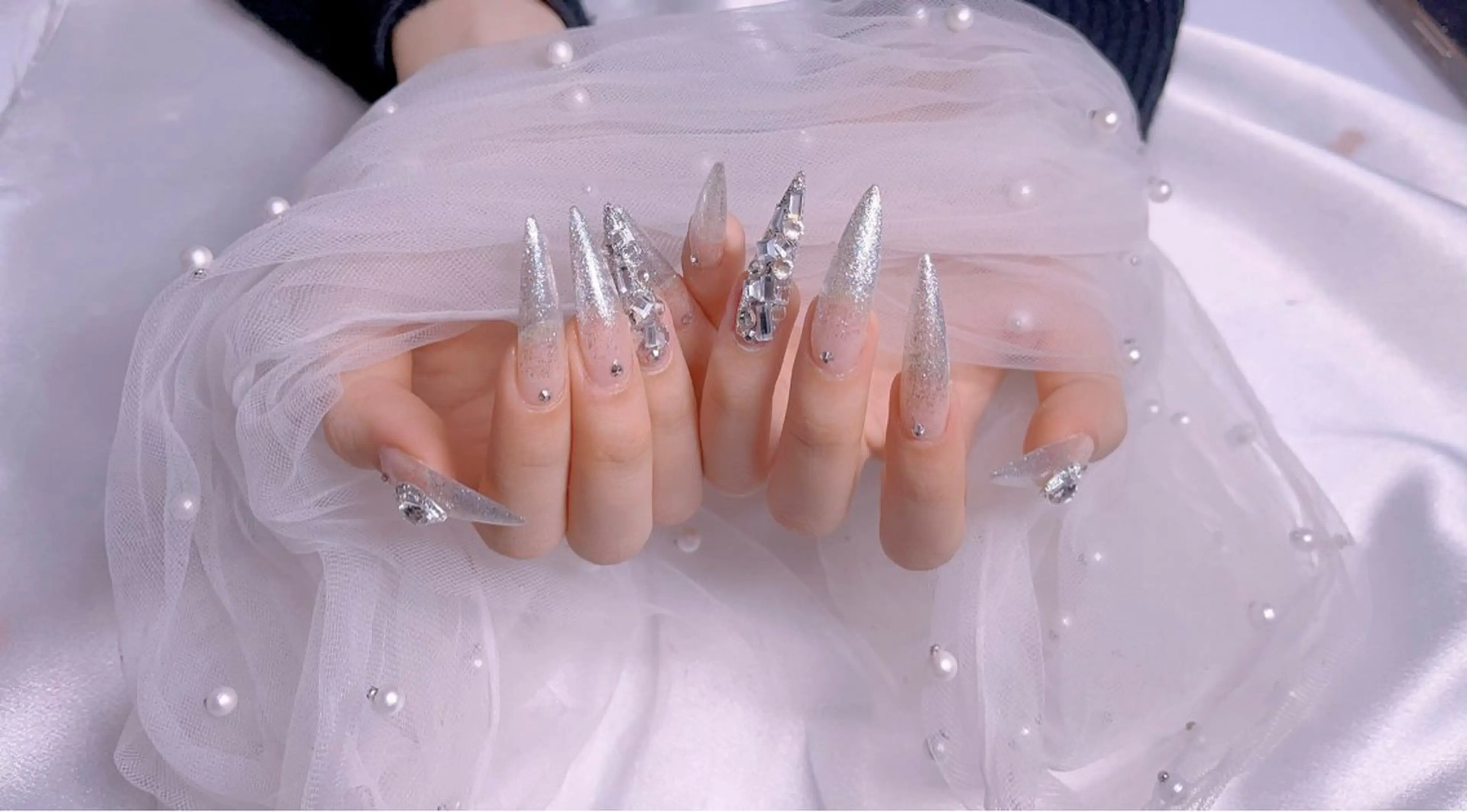 ネイル UMI ネイルサロン新宿🎀のネイルデザイン