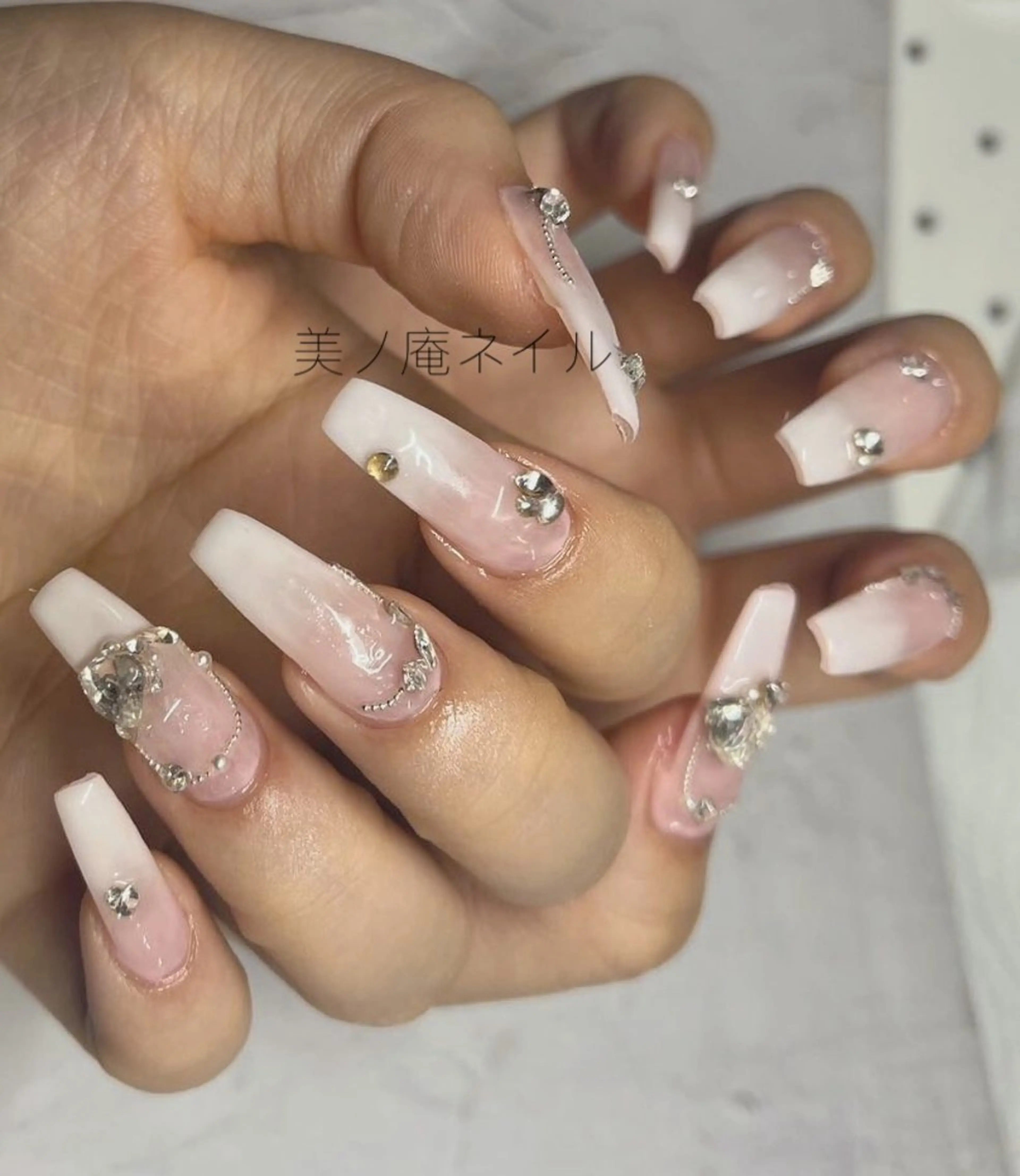 ネイル minoannail Kのネイルデザイン