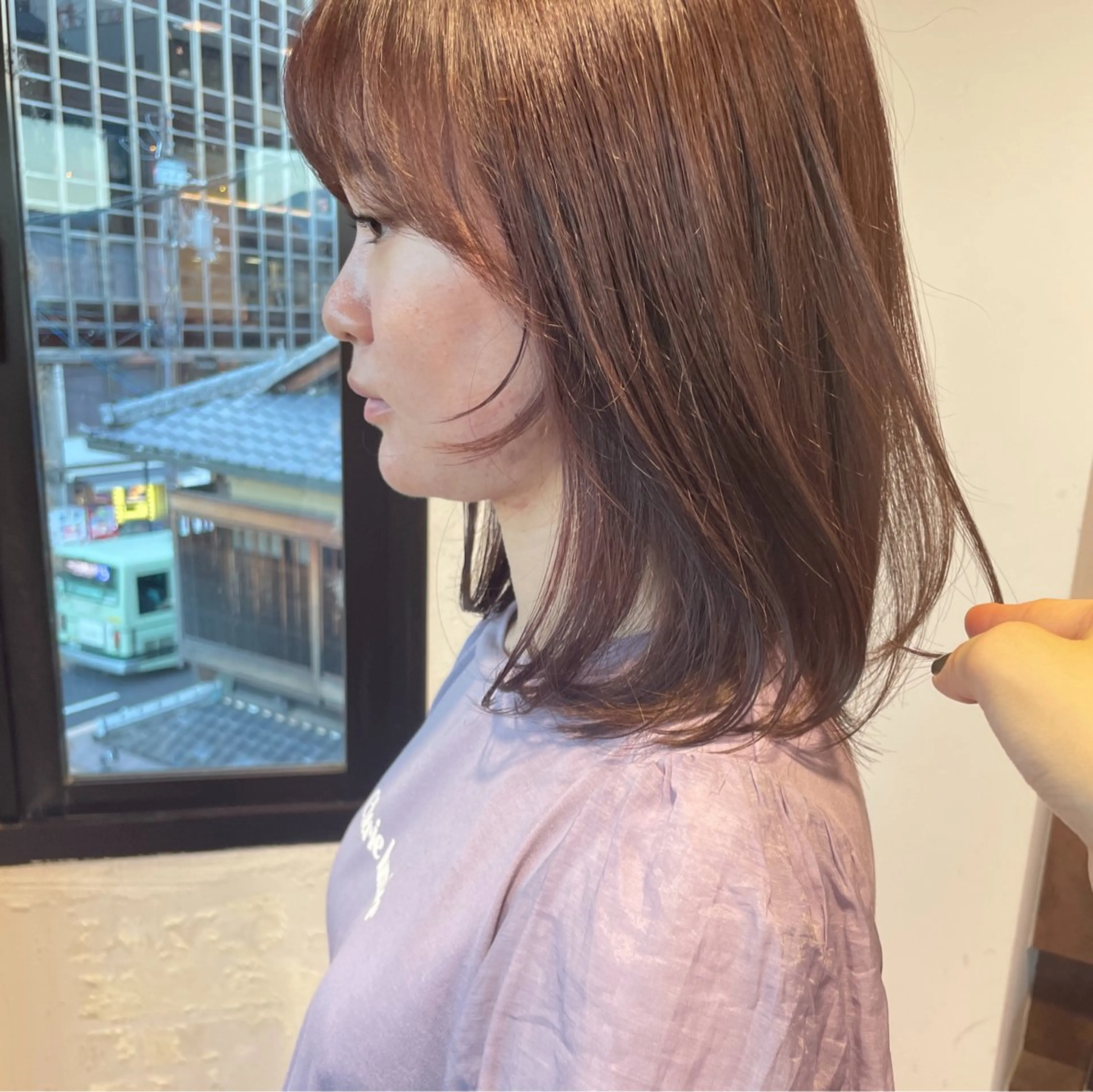 セミロング カラー アッシュ ベージュカラー ピンクカラー ピンクアッシュ 顔まわりレイヤー カット ヘアカラー 似合わせヘア🤍 面田法子のヘアスタイル