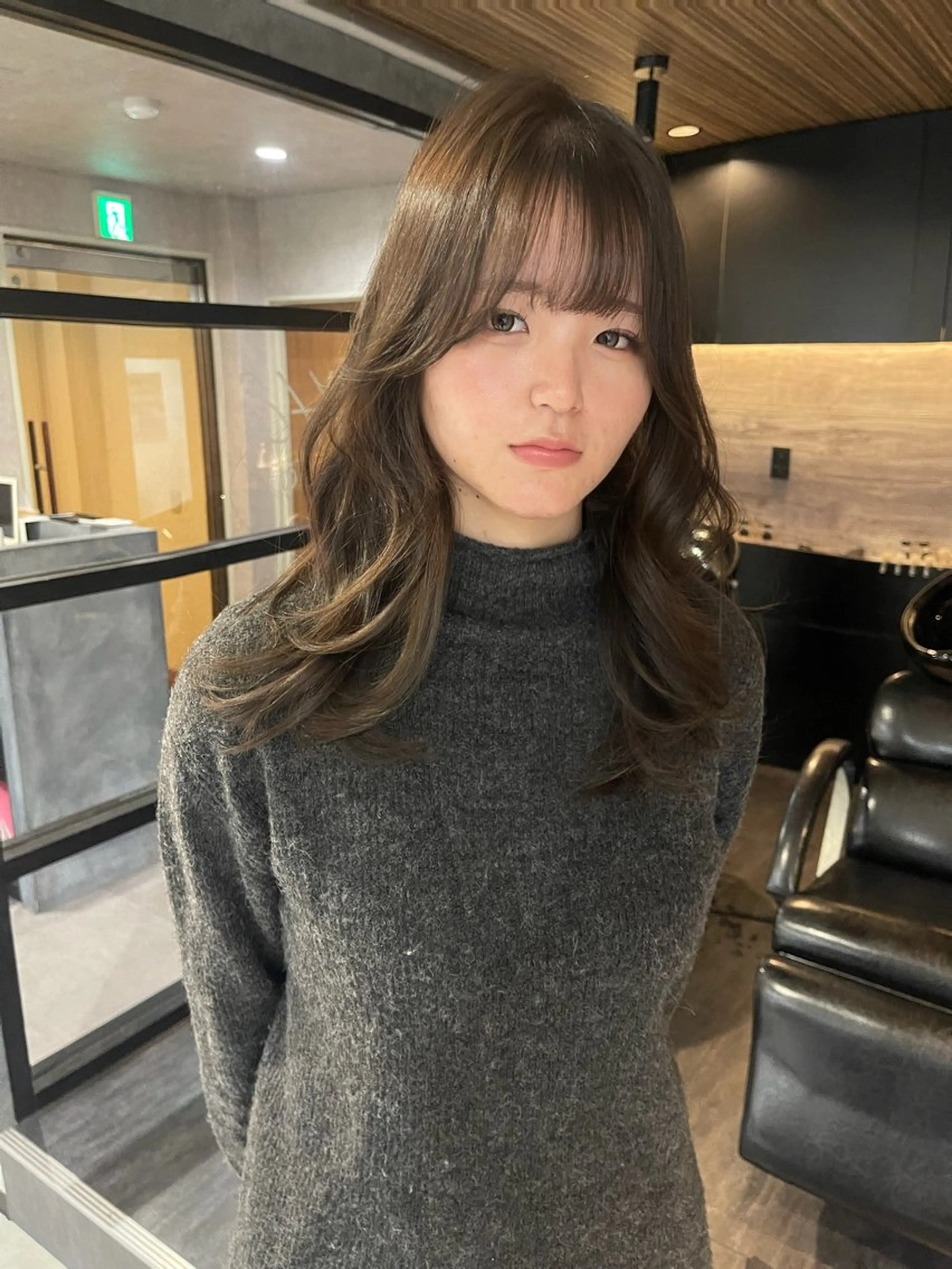 セミロング ヘアカラー レイヤーカット/韓国 /艶髪/ダブルカラーのヘアスタイル