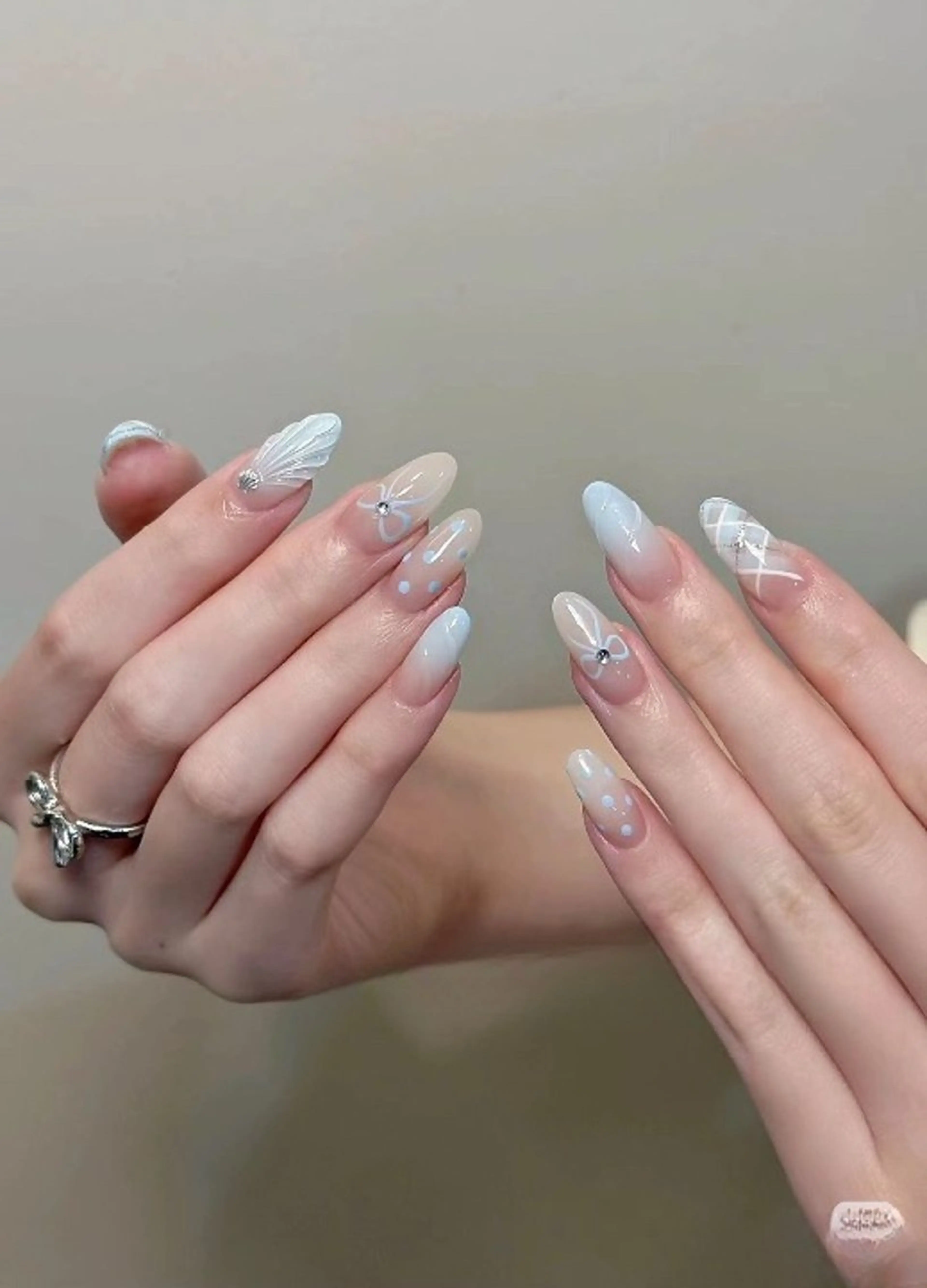 カラー グラデーションカラー ピンクカラー ハンドネイル AIN Nailのネイルデザイン