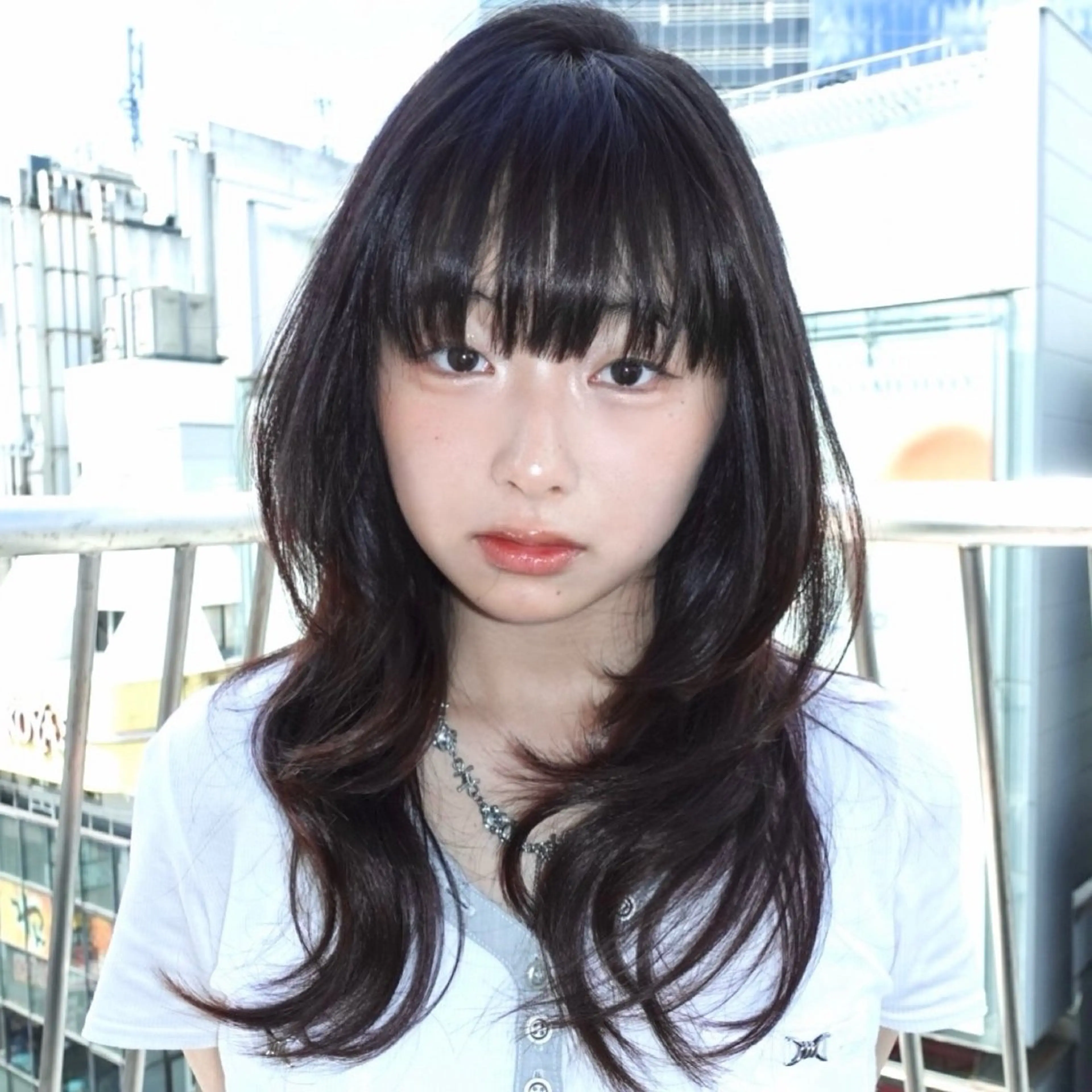 ミディアム カラー 黒髪 ブラウンカラー 透明感カラー 顔周りカット ハッシュカット カット ヘアカラー トリートメント momo もものヘアスタイル