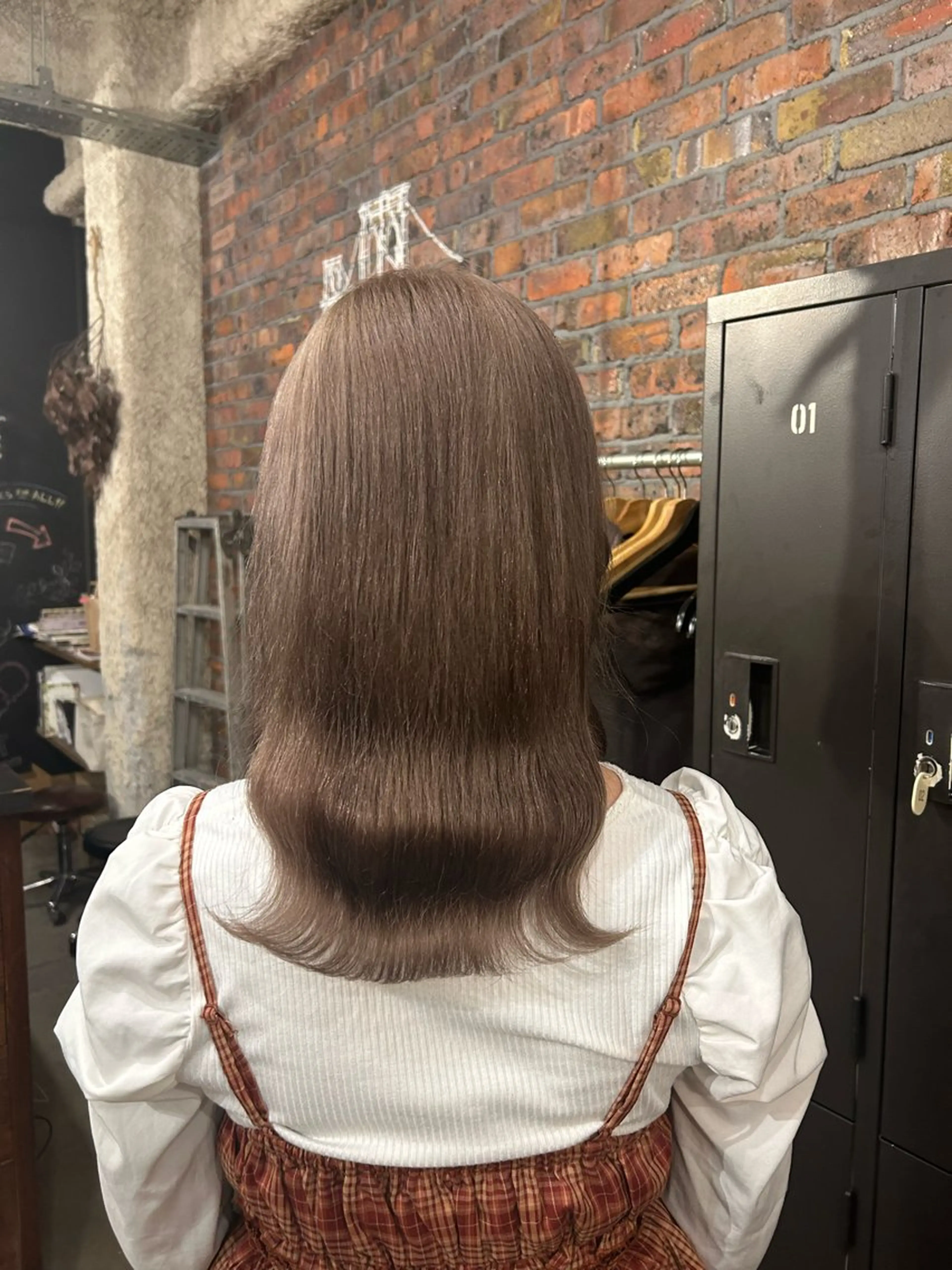 ミディアム カラー ベージュカラー ミルクティーベージュ ヘアカラー the BRIDGE 加藤みのりのヘアスタイル