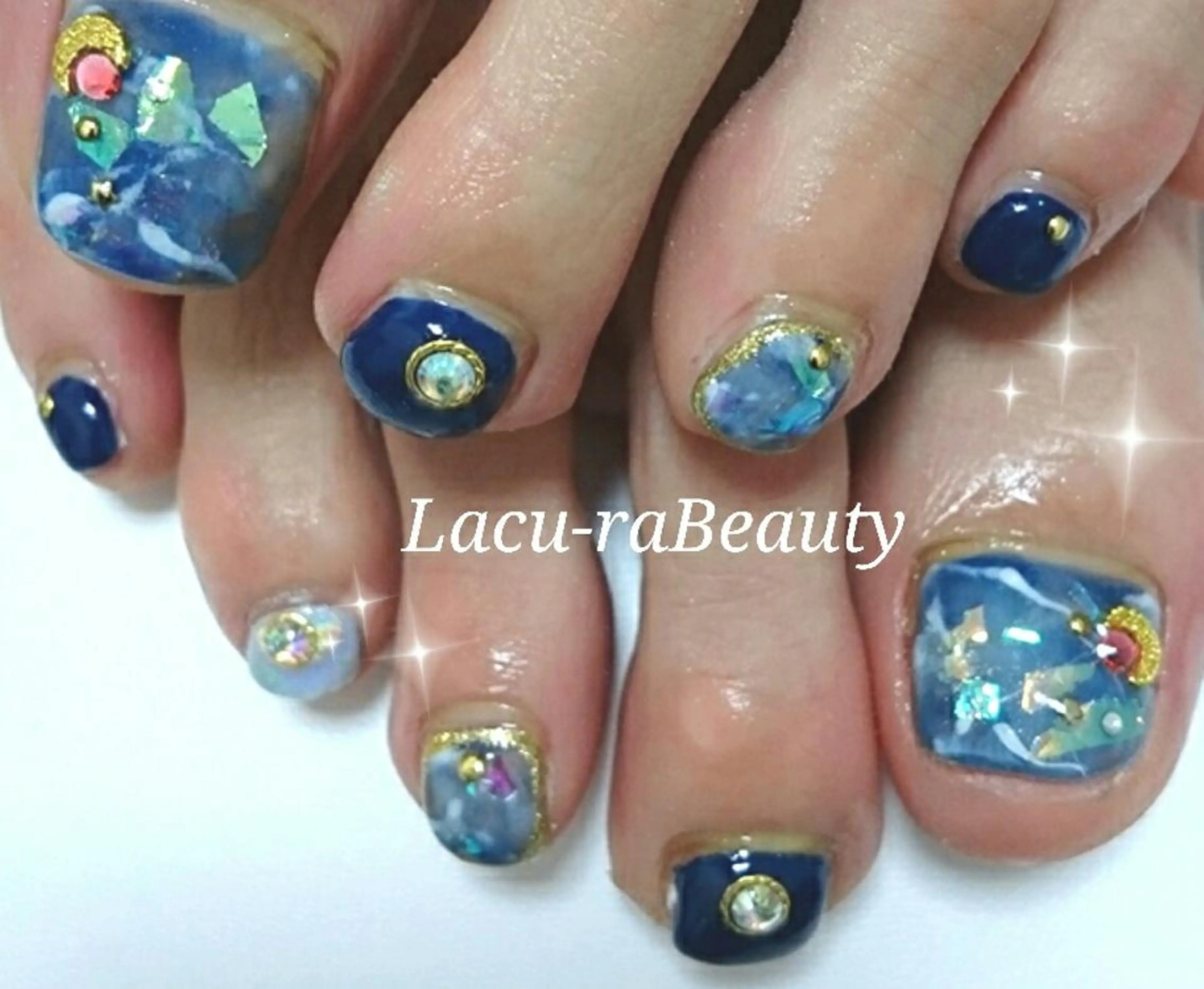 ネイル 小顔と腸の専門店 ラクーラビューティのエステ・リラクイメージ