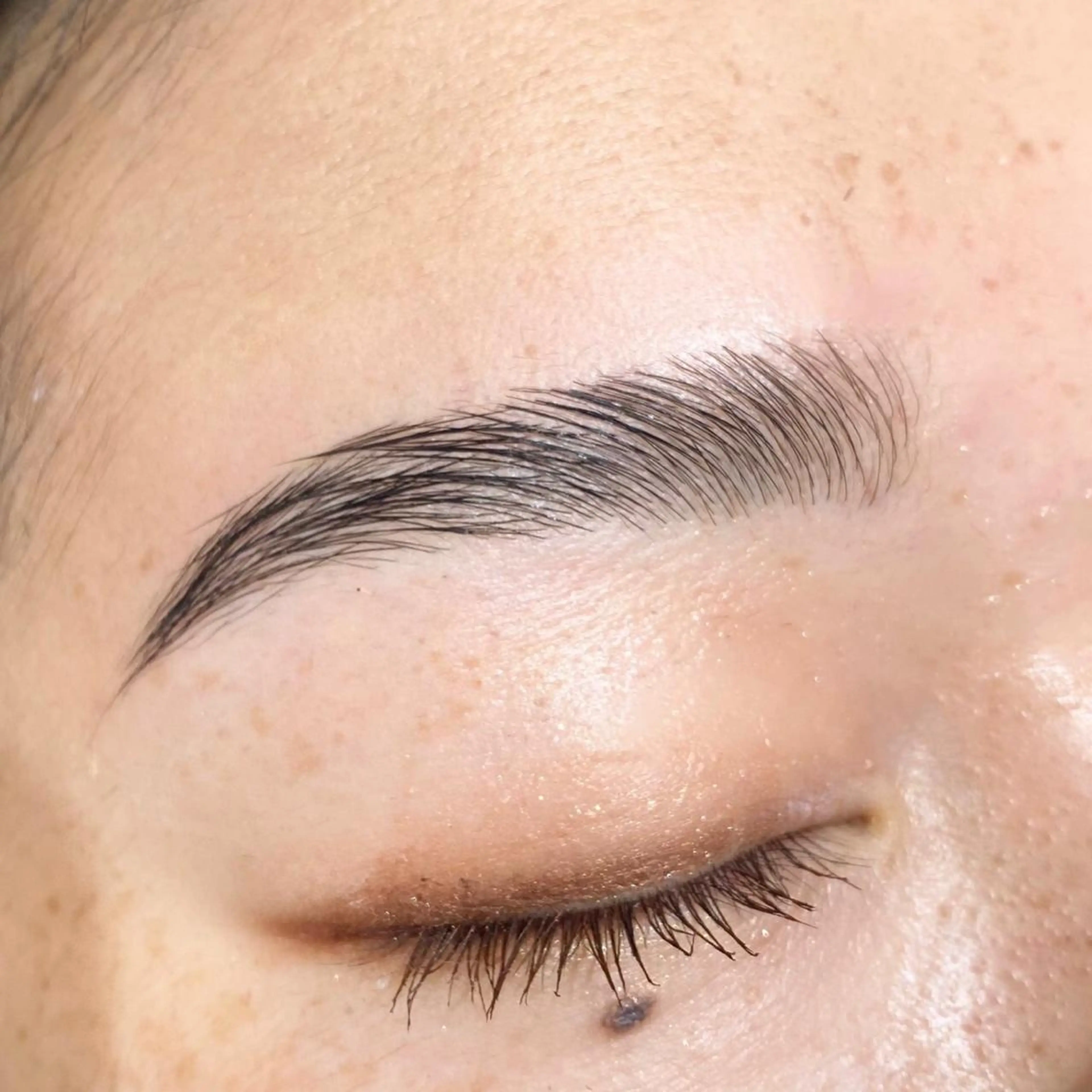 アイブロウ 塩崎 千瑛子の眉毛・アイブロウイメージ