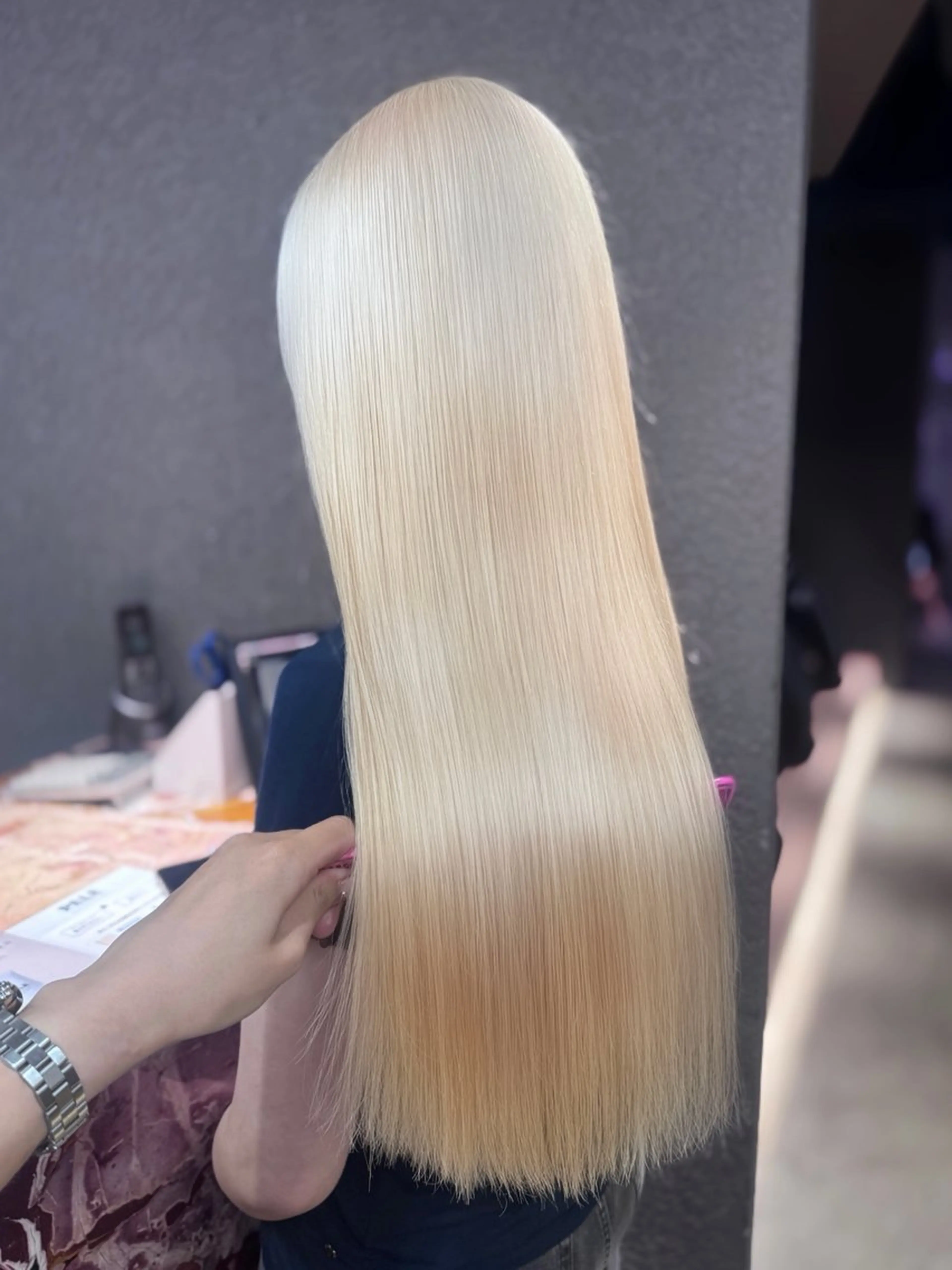 ロング カラー ベージュカラー ブロンド ブロンドベージュ ヘアカラー トリートメント 紬/enne/ブリー チ/ハイトーンのヘアスタイル