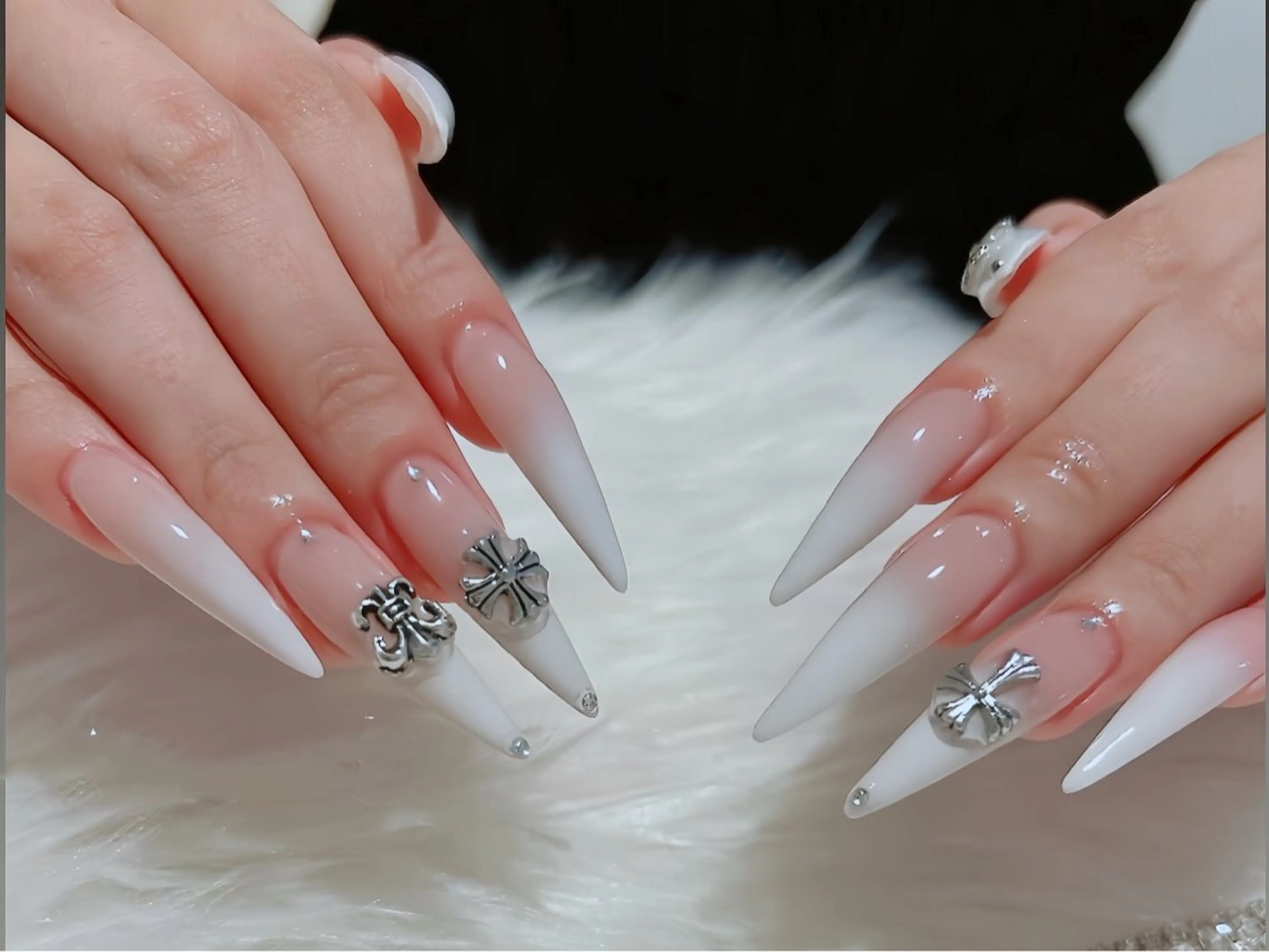 メンズ ネイル メンズ韓国風 クリスマス ボルドー フレンチネイル グラデーション ハンドネイル Rin Nail 新大久保店のネイルデザイン