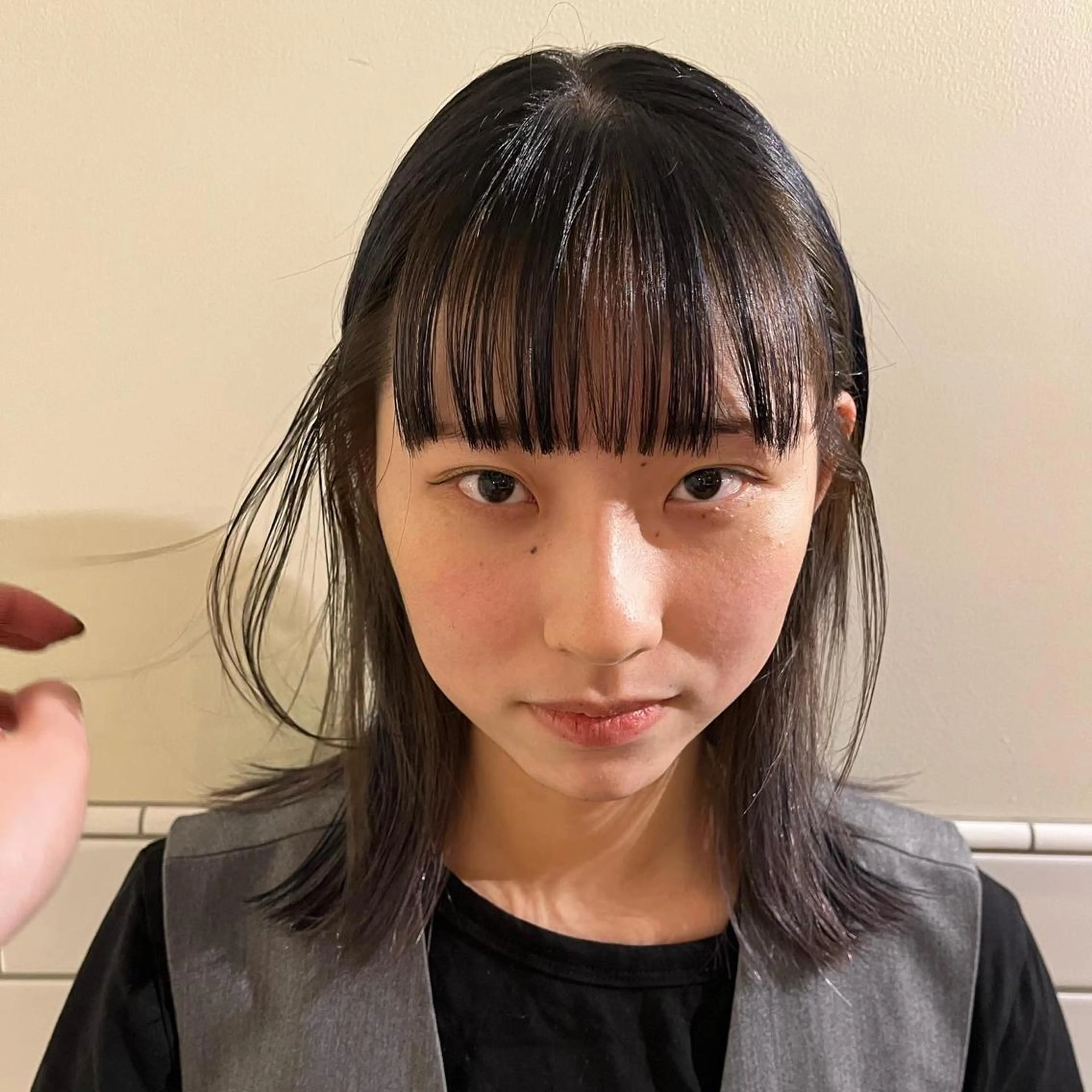 ミディアム カラー アッシュ インナーカラー ネイビーカラー ヘアカラー トリートメント ヘッドスパ ヘアセット 🦮shiori アイドルオタク🦮のヘアスタイル