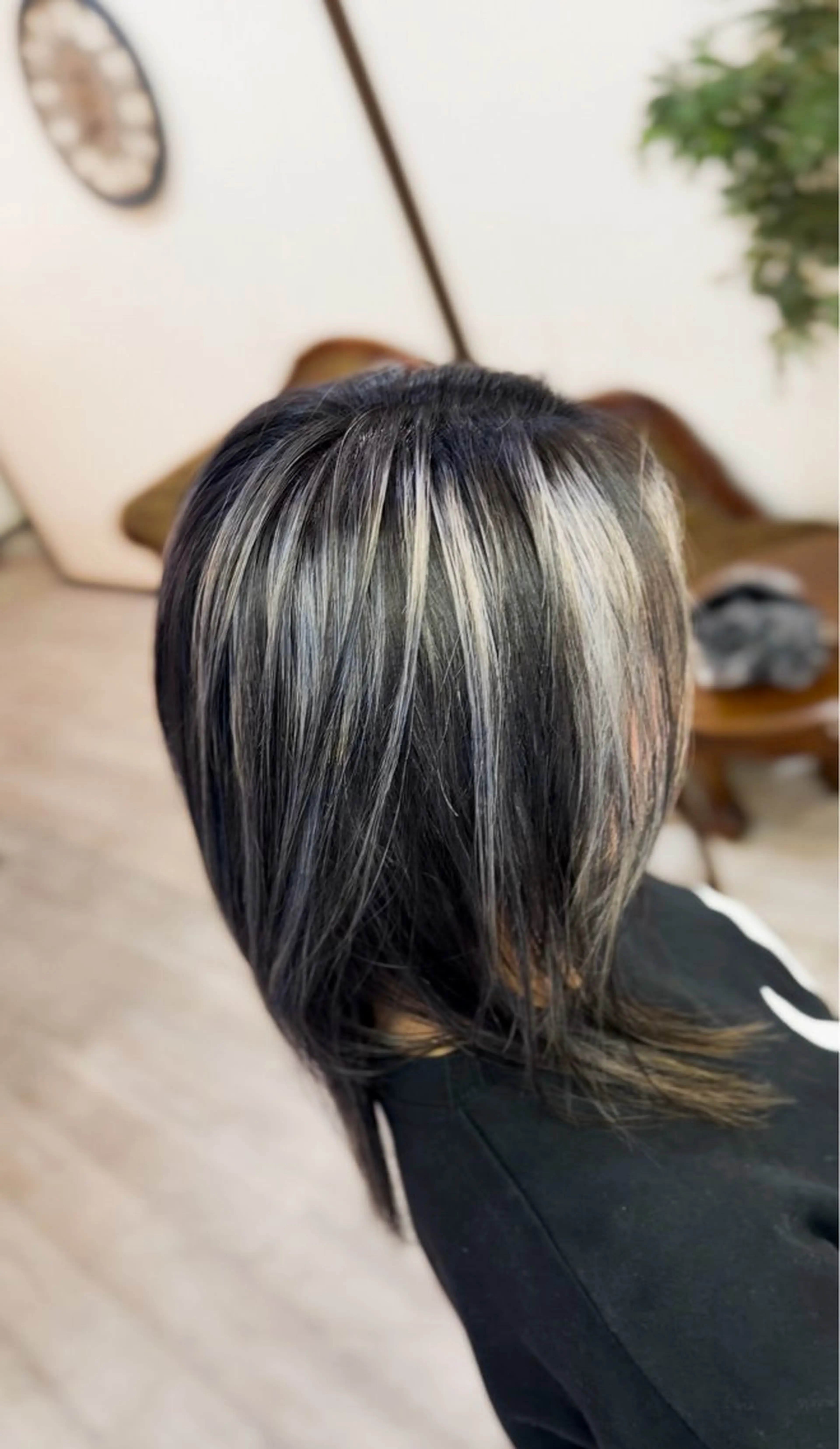 ミディアム ハイライト ヘアカラー 飯星慧斗 /ブリーチ、縮毛矯正のヘアスタイル