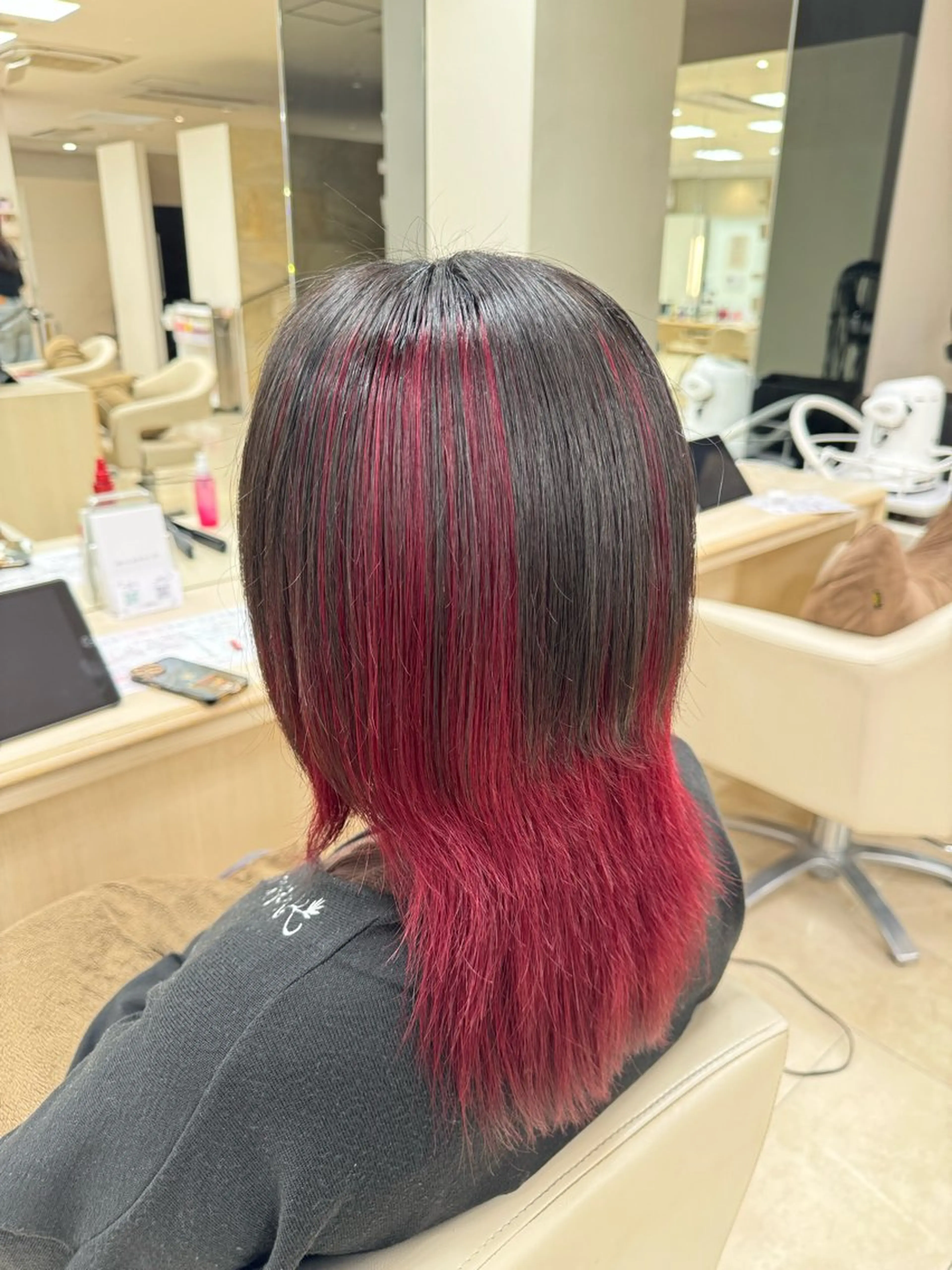 カラー kenje luscaのヘアスタイル