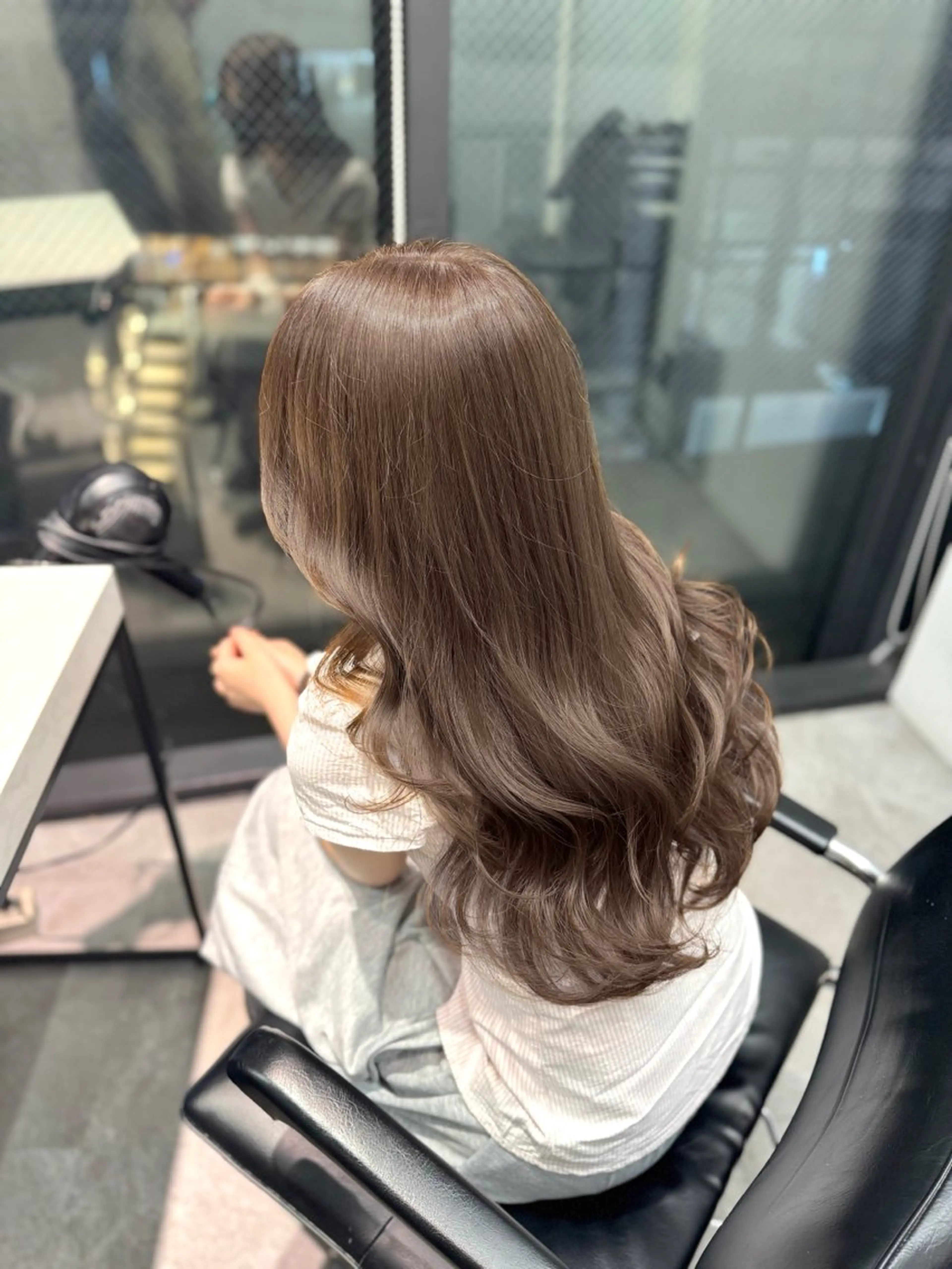 ロング ヘアカラー トリートメント 🌟透明感カラー 🌟松岡勇輝のヘアスタイル