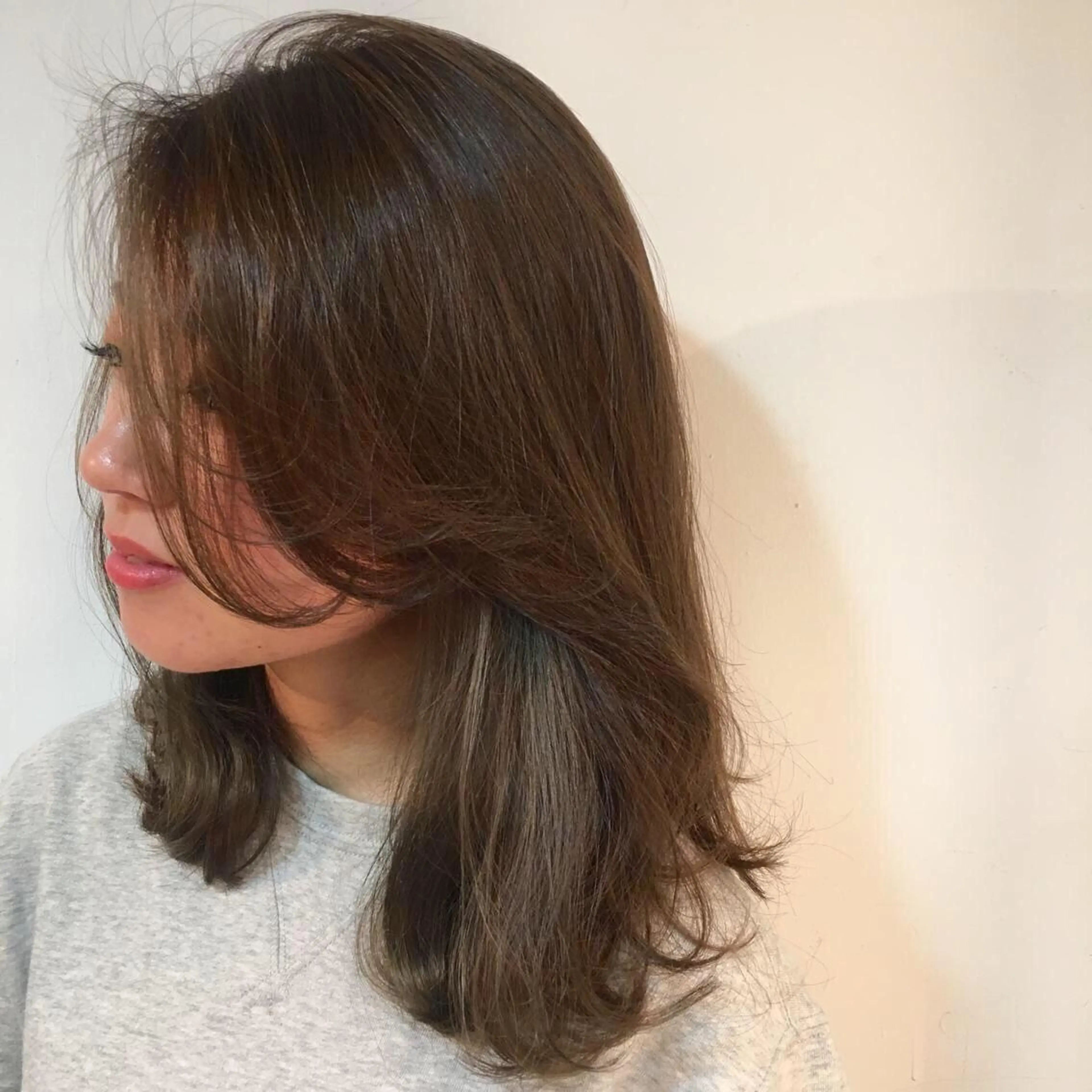 セミロング カラー 高橋胡桃🪽 ディレクターのヘアスタイル