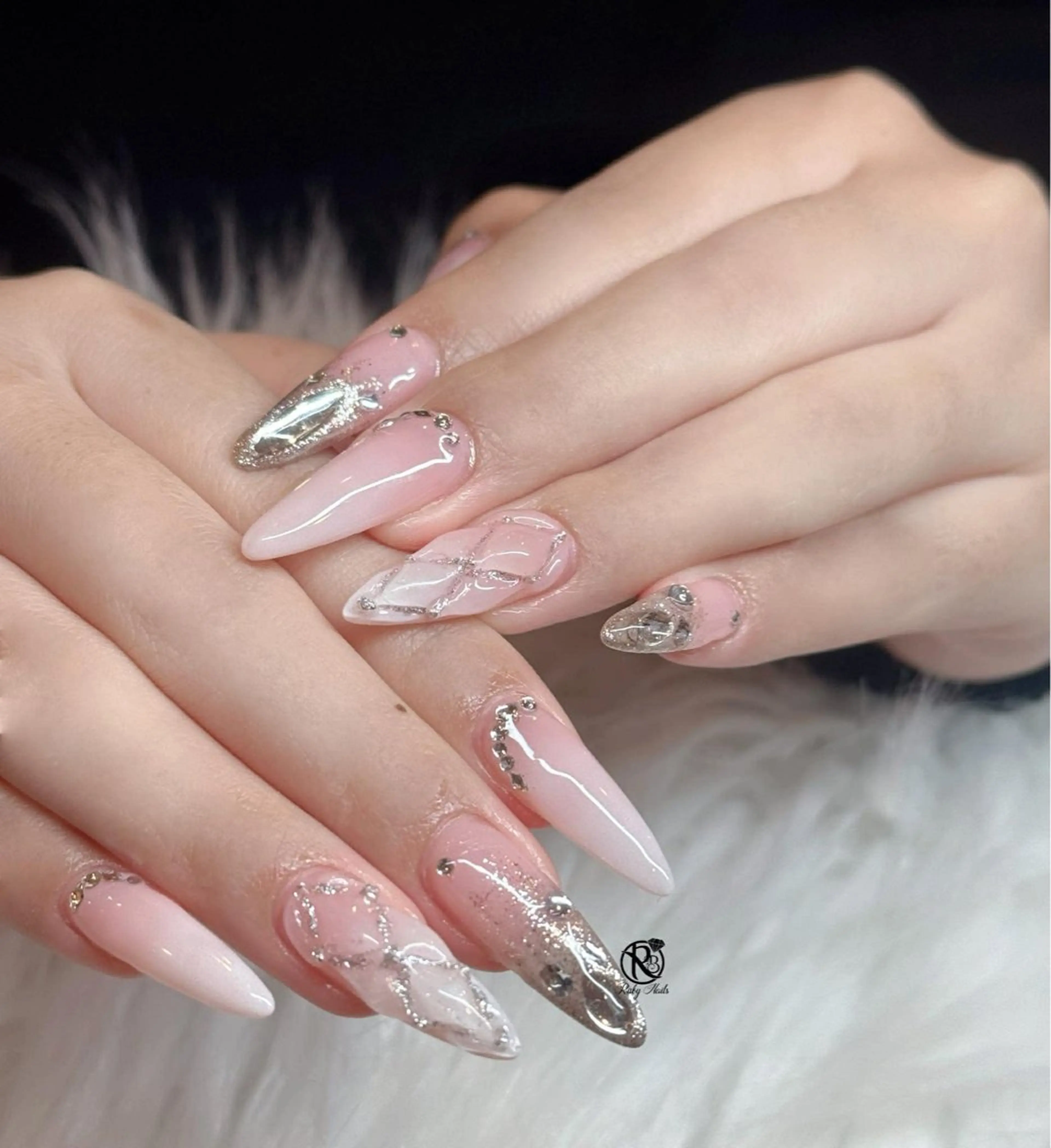 ネイル ボルドー ブラウン チークネイル ドット フットネイル ハンドネイル チェリネイルサロン 霞ヶ関のネイルデザイン