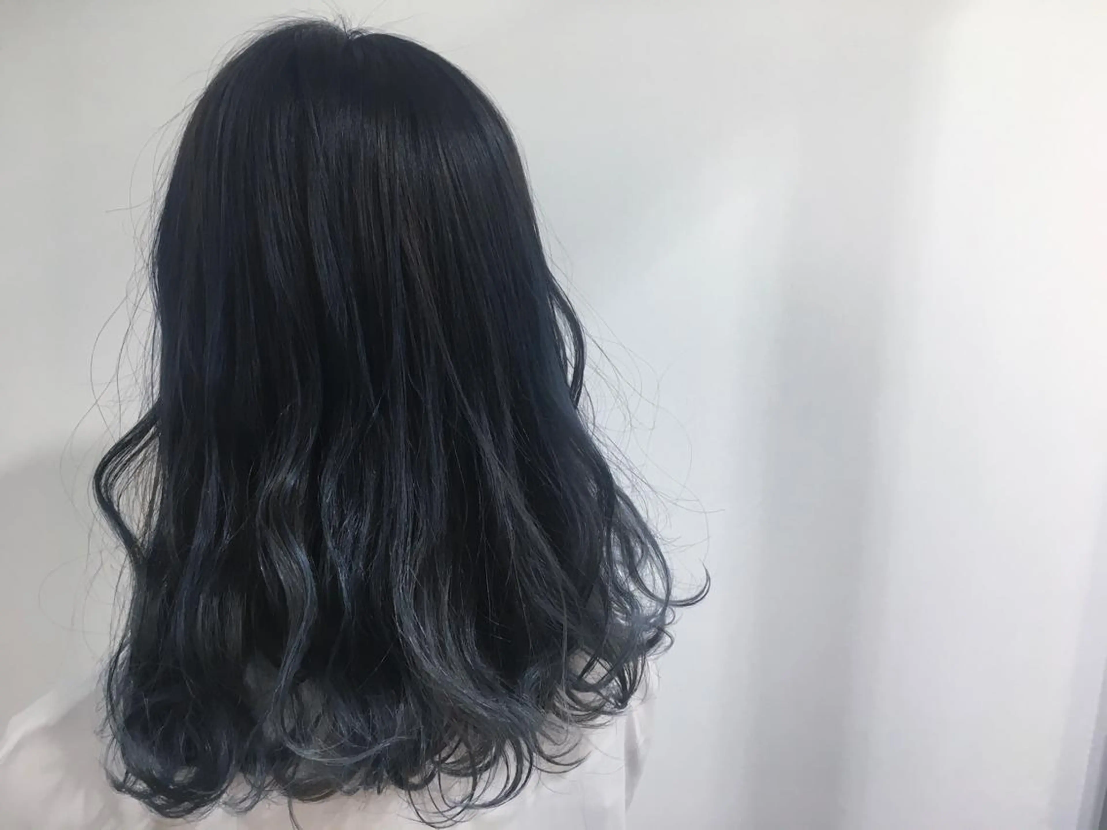 ロング カラー ブルーカラー グラデーションカラー ハイライトカラー ネイビーカラー ハイライト てんま さやかのヘアスタイル