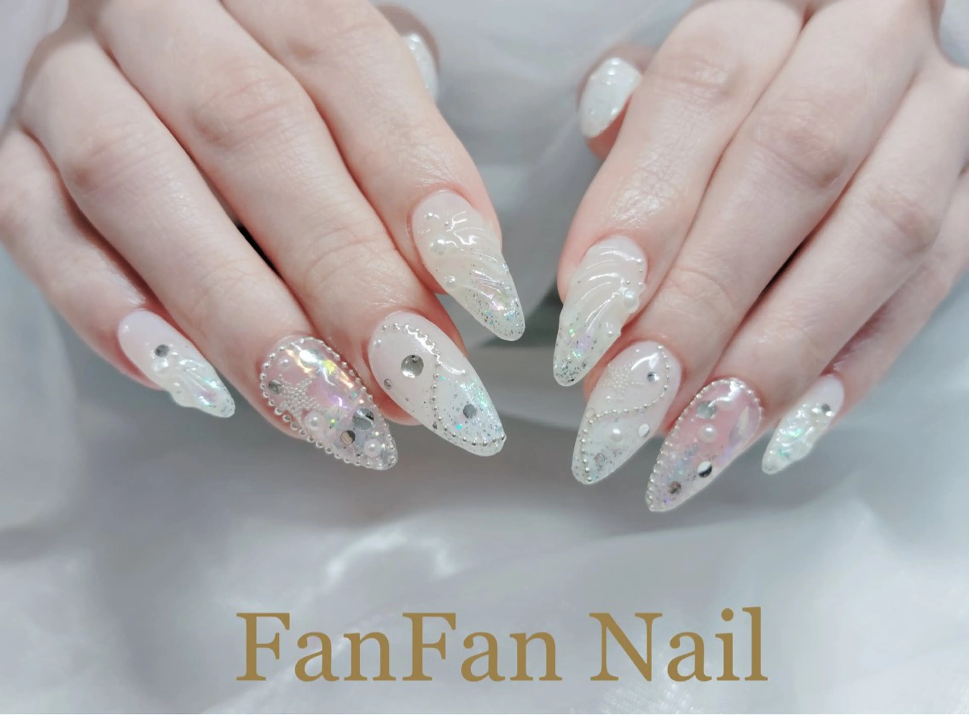 ネイル アートネイル オーロラネイル ガーリー キラキラネイル 韓国ネイル ハンドネイル KaKa FanFanNailのネイルデザイン