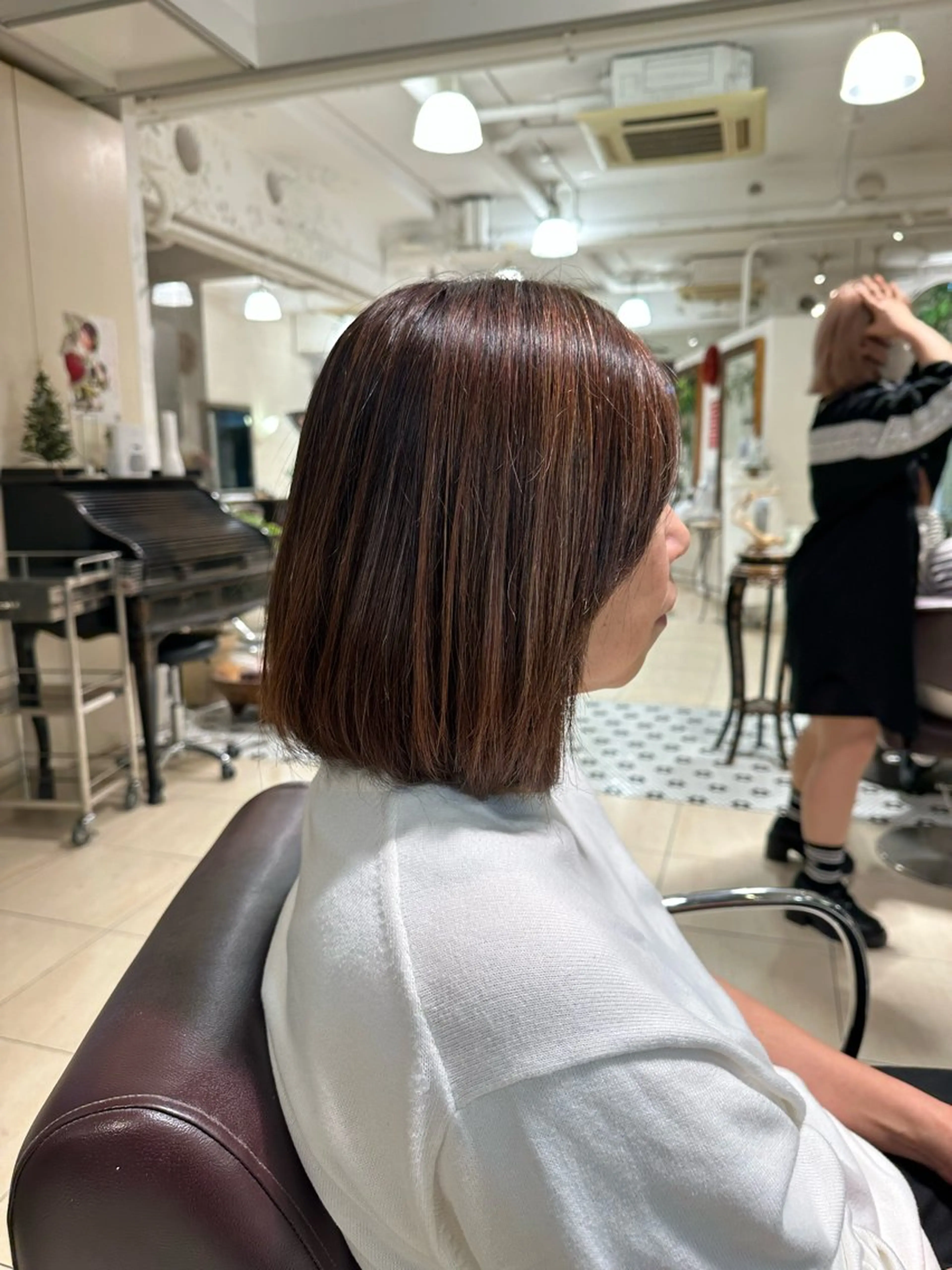 ミディアム カラー ボブ  レイヤー 髪質改善  相澤晃希のヘアスタイル