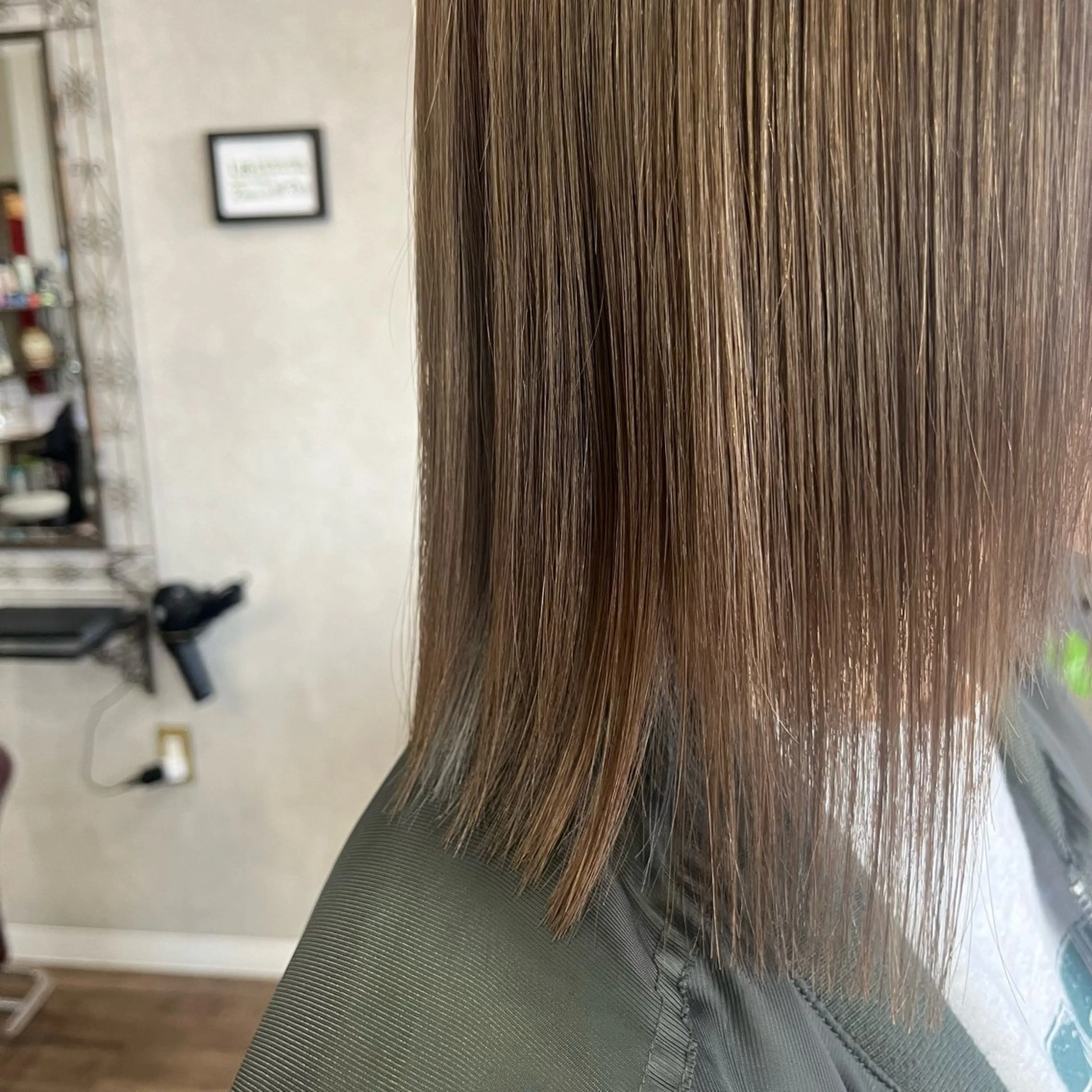 ミディアム カット ヘアカラー yanagisako chihiroのヘアスタイル