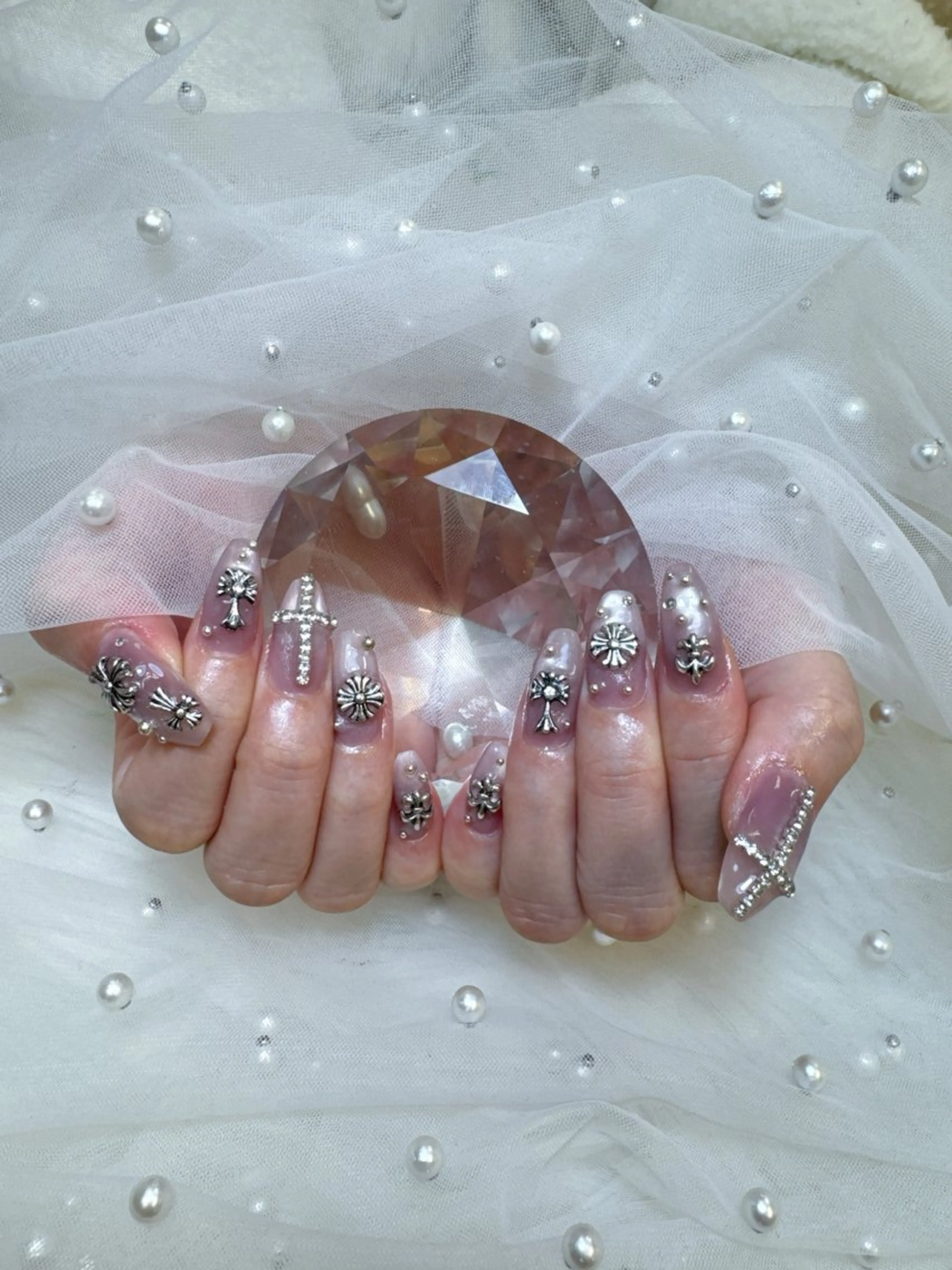 ネイル 成人式 フレンチネイル ジェルネイル キラキラネイル マグネットネイル ハンドネイル Queeens nailのネイルデザイン