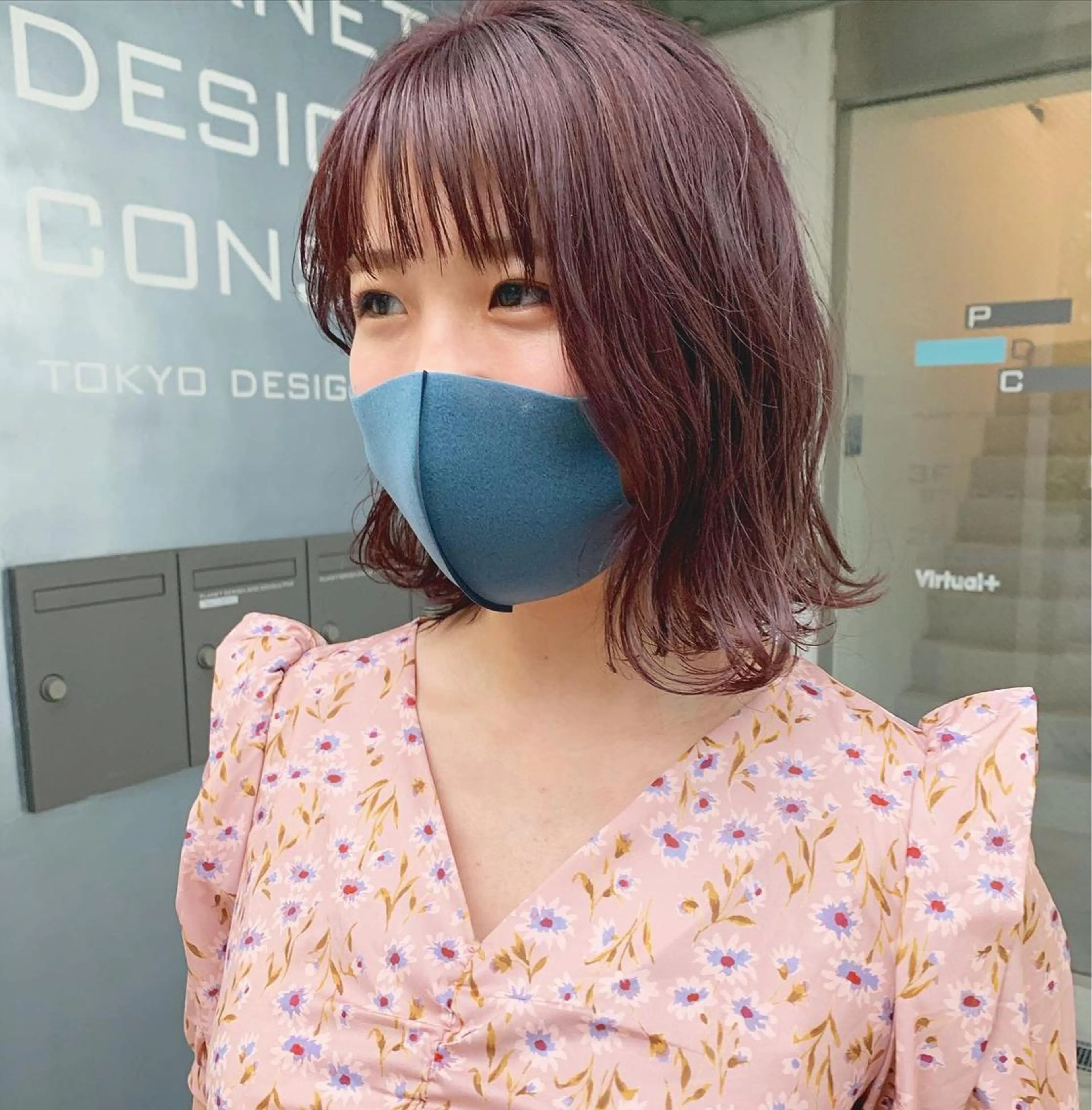 ショート カラー ネイル ハイトーンボブ 前田 表参道 グレージュのヘアスタイル