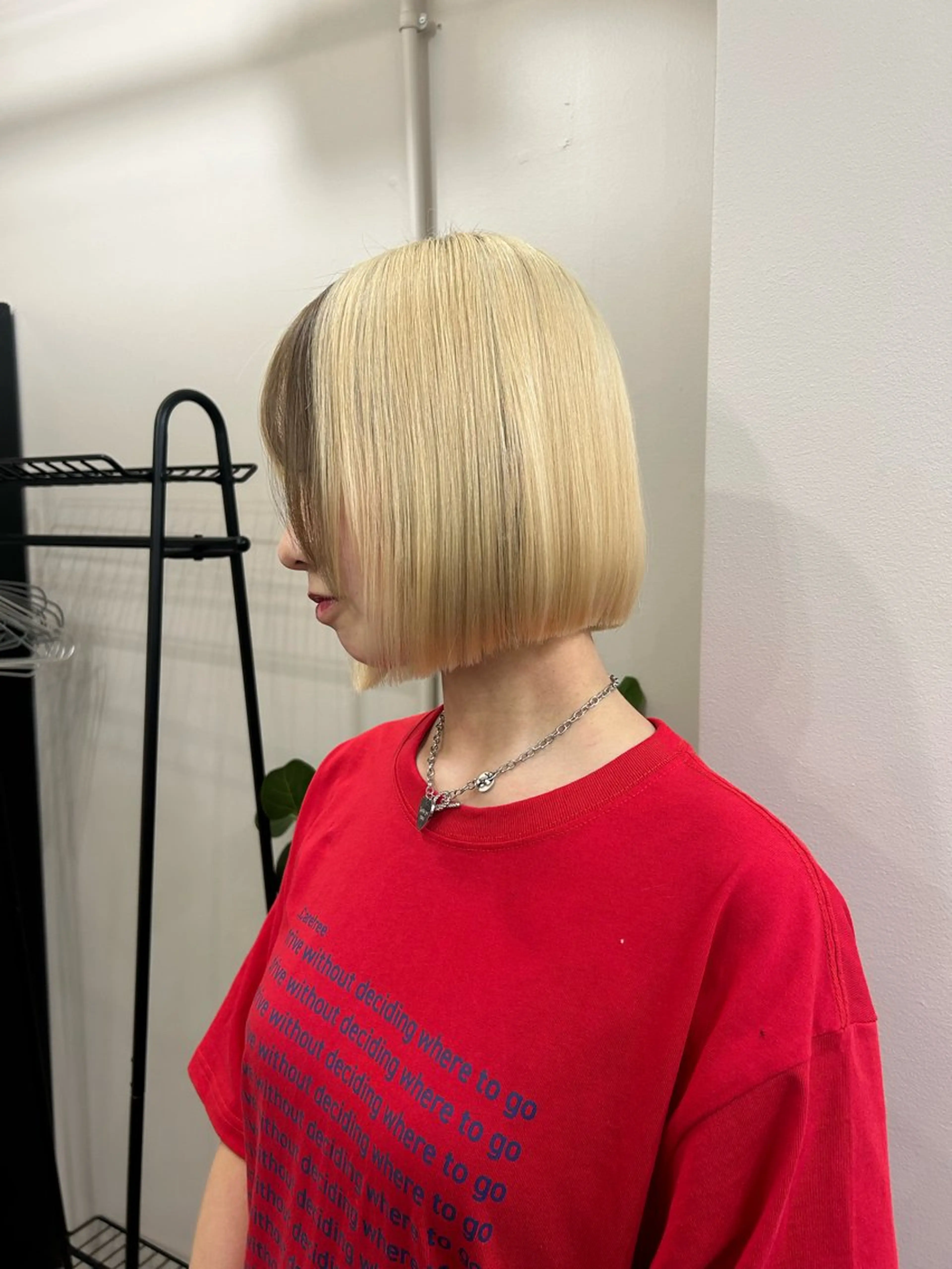 ショート えり 堀江/ボブ /レイヤー/艶髪のヘアスタイル