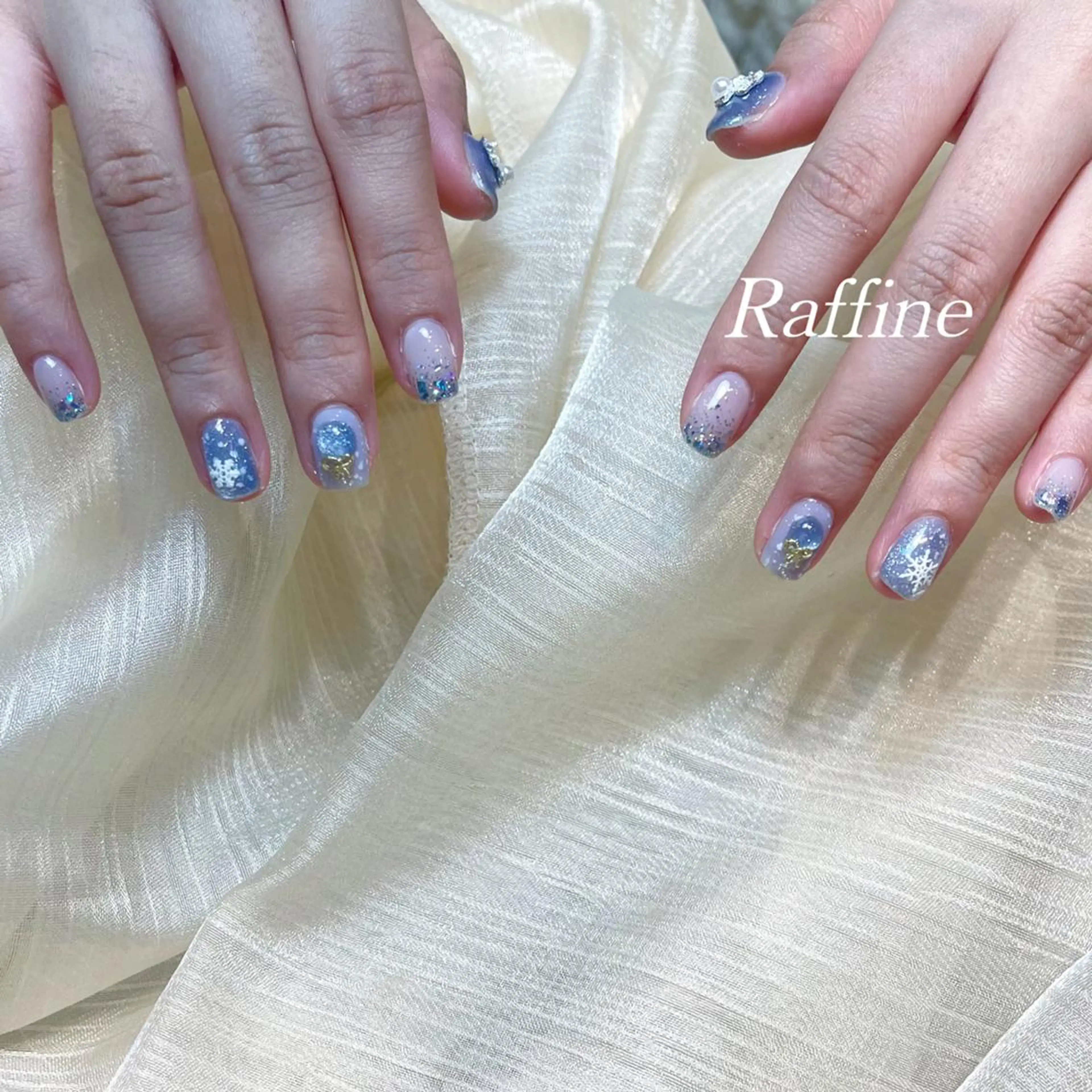 ネイル RAFFINE haru🦋🩵のネイルデザイン