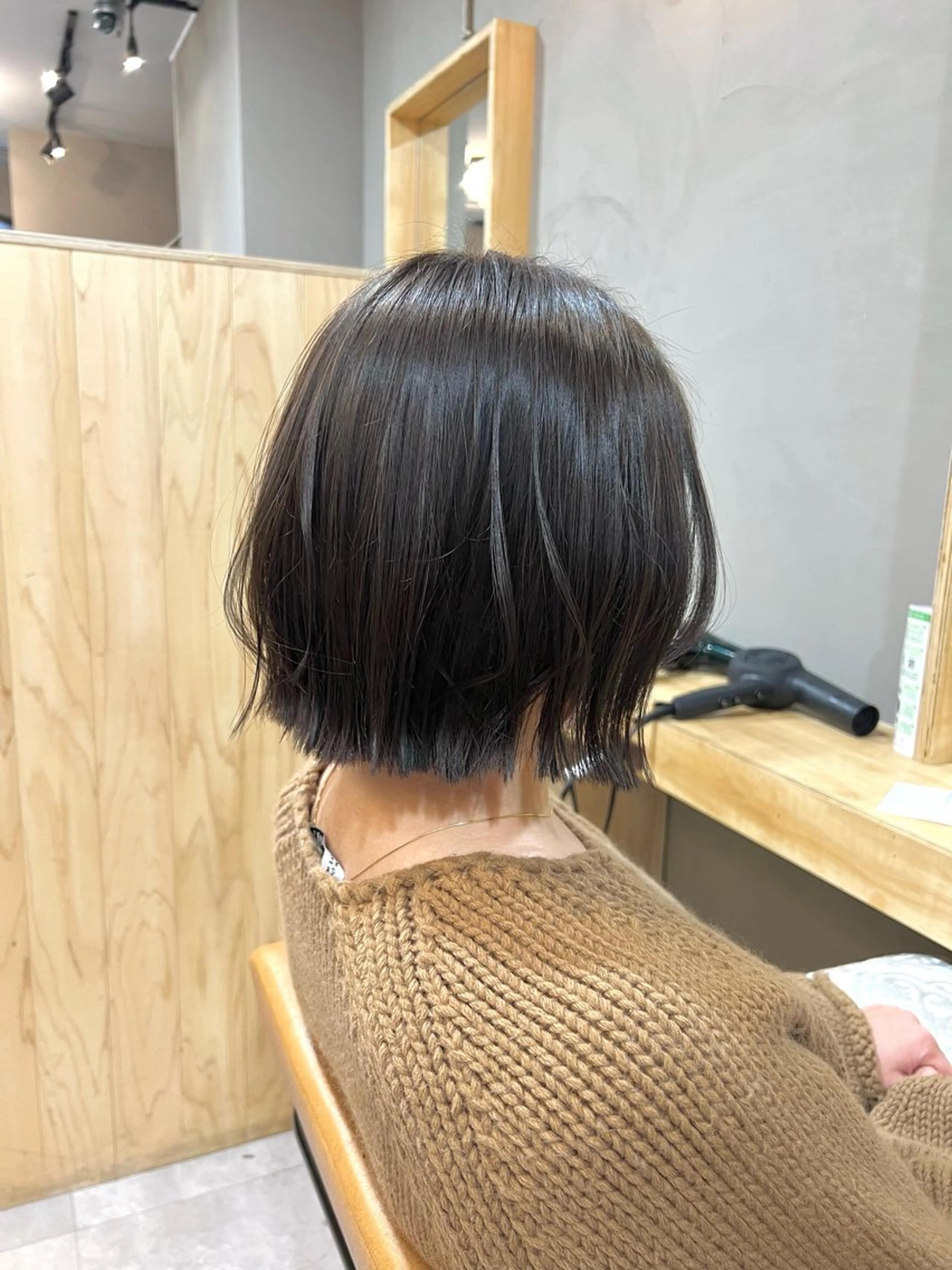 ショート カラー 黒髪 ナチュラルブラック ボブ カット ヘアカラー ioe 元町のヘアスタイル