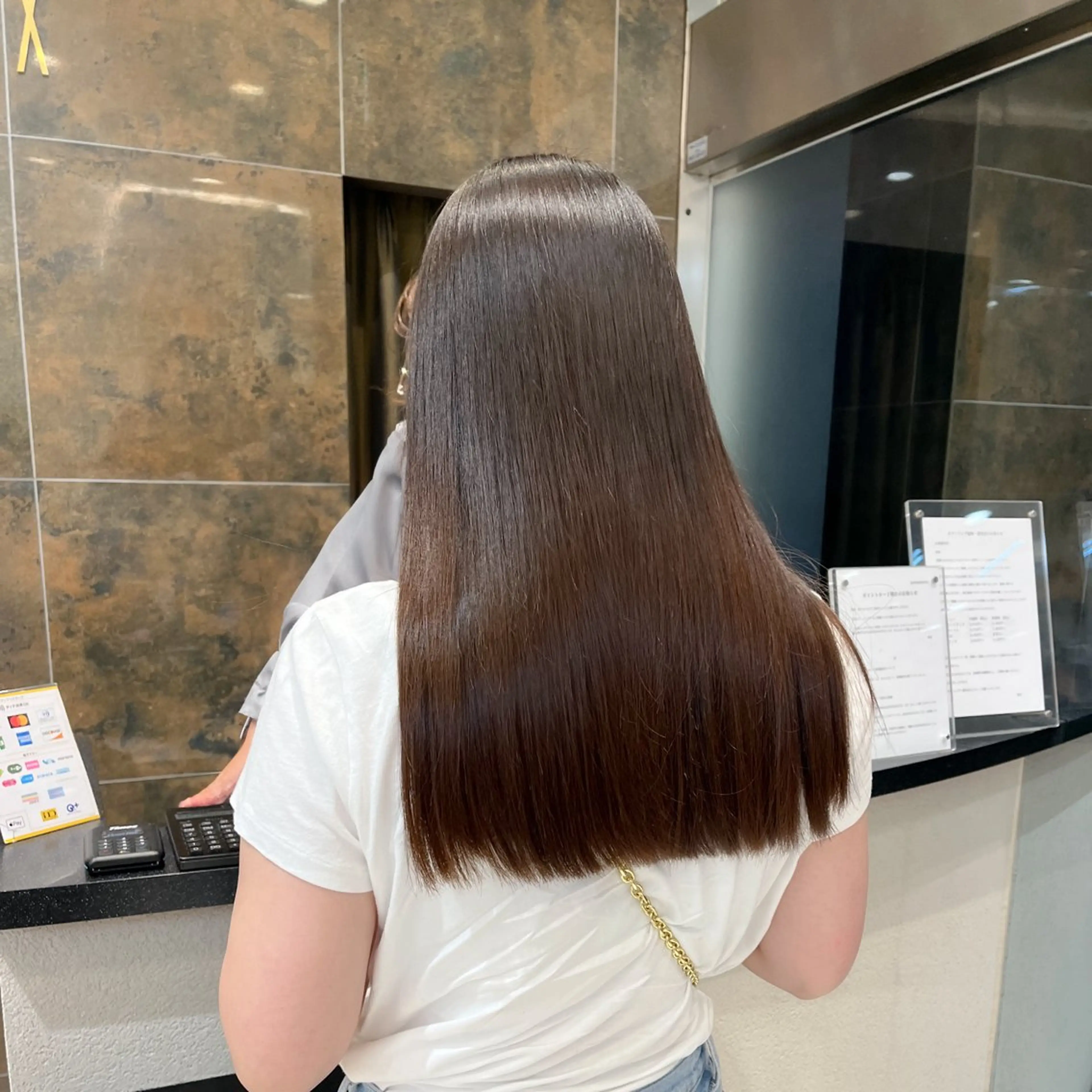 セミロング デート 髪質改善 カット 縮毛矯正 トリートメント ミタニ/髪質改善 /レイヤーカットのヘアスタイル